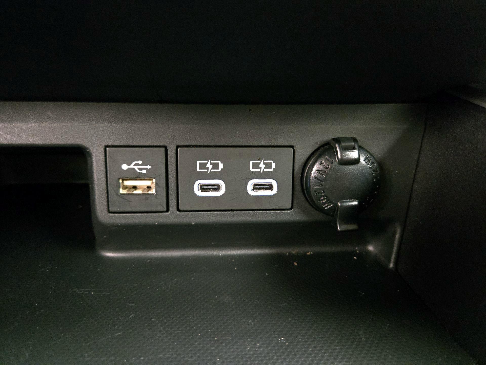 Thumbnail: 2023 Toyota Highlander - 18