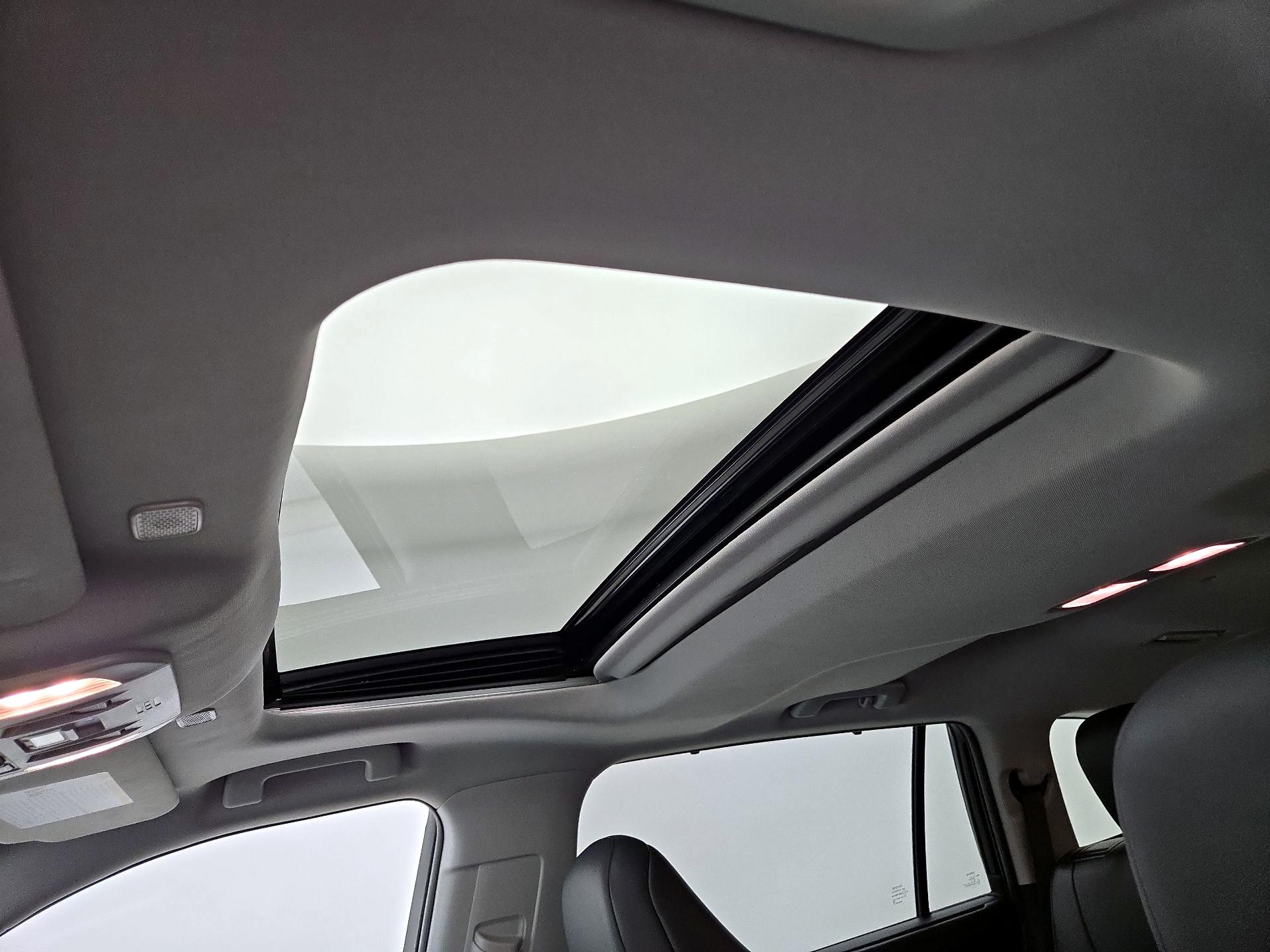 Thumbnail: 2023 Toyota Highlander - 19