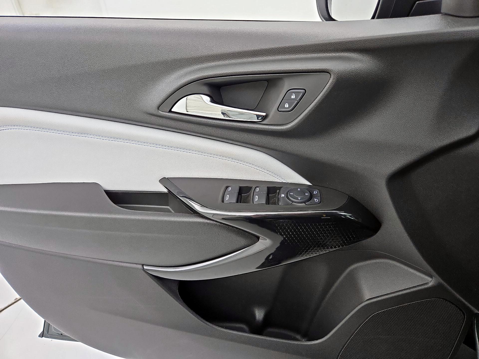 Thumbnail: 2025 Chevrolet Trax - 12