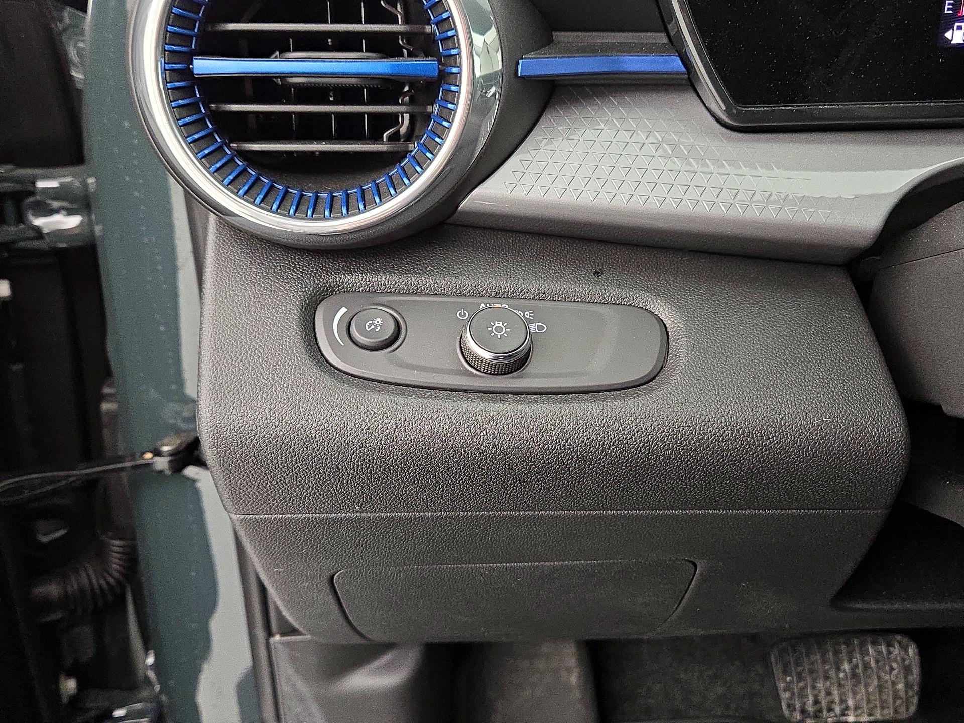 Thumbnail: 2025 Chevrolet Trax - 13