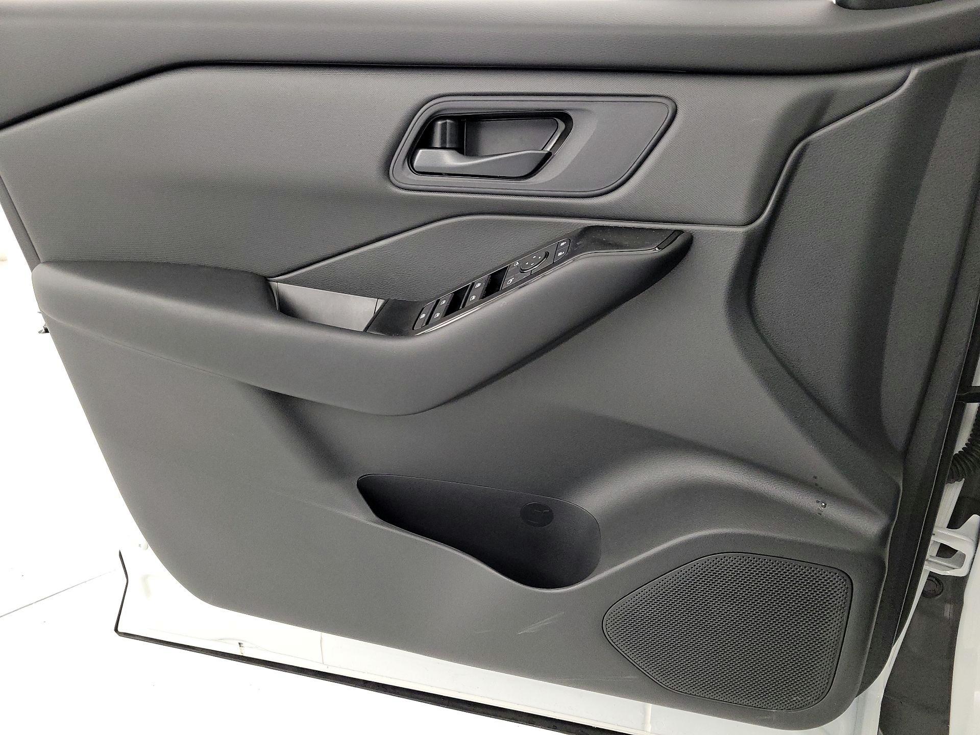 Thumbnail: 2026 Nissan Rogue - 12