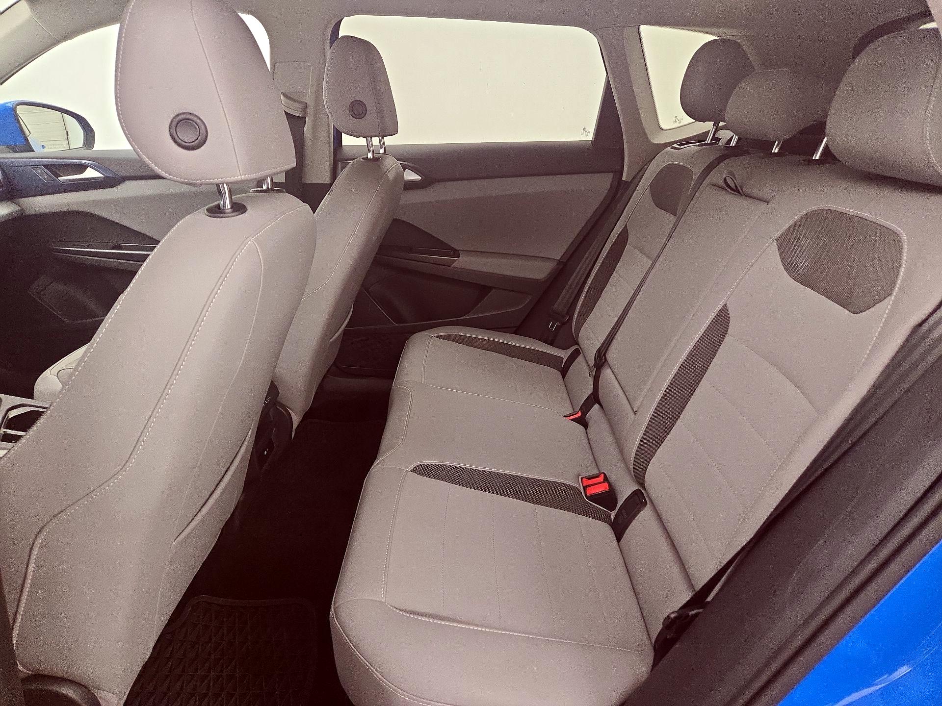 Thumbnail: 2022 Volkswagen Taos - 19