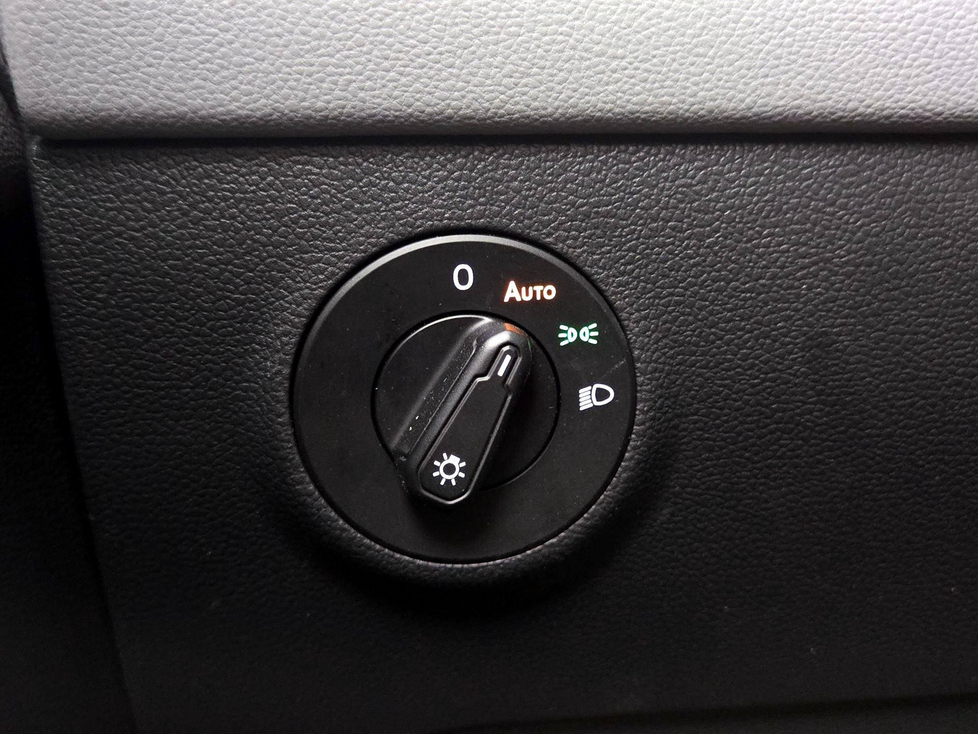 Thumbnail: 2022 Volkswagen Taos - 13