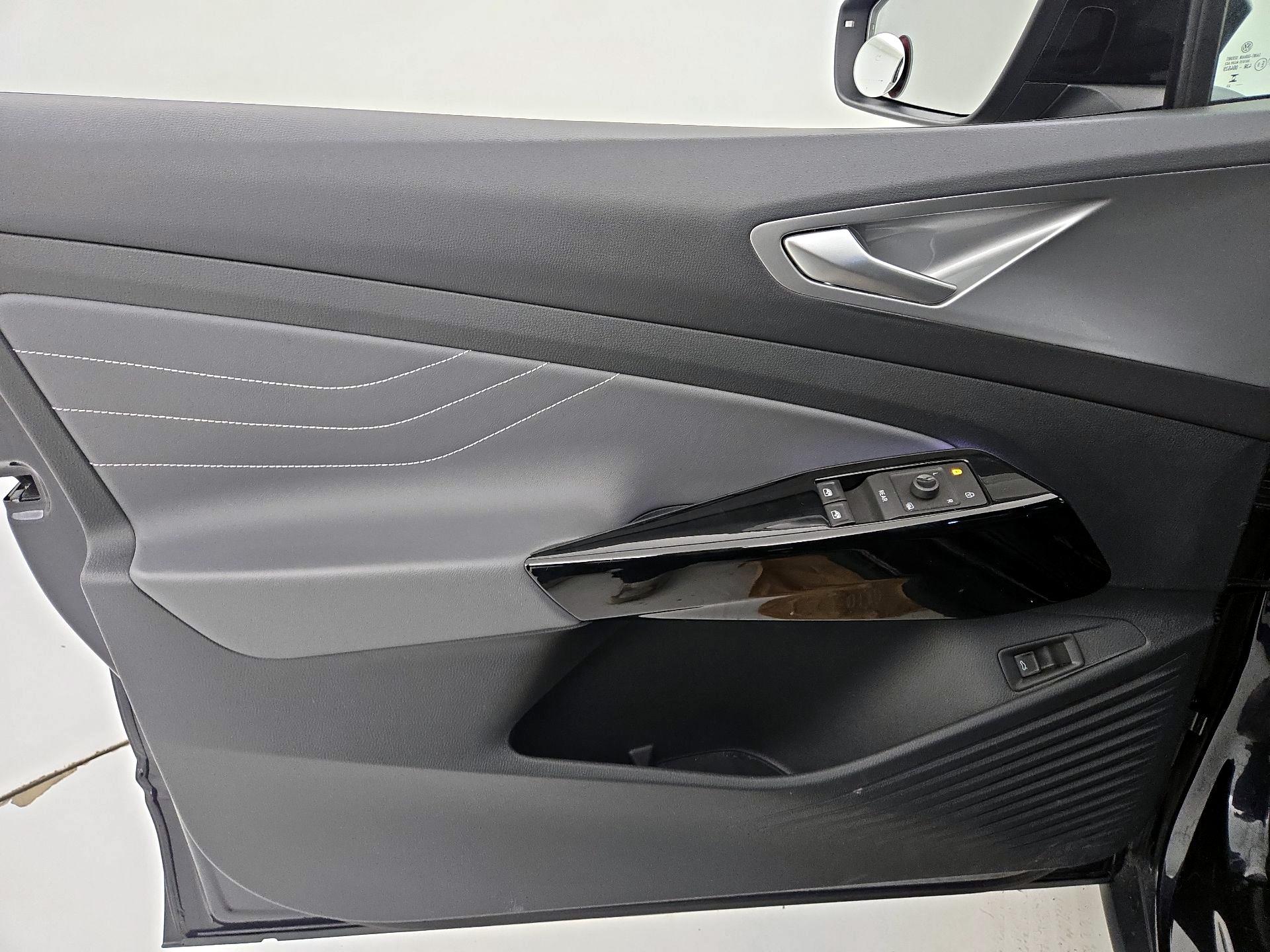 Thumbnail: 2023 Volkswagen ID.4 - 12