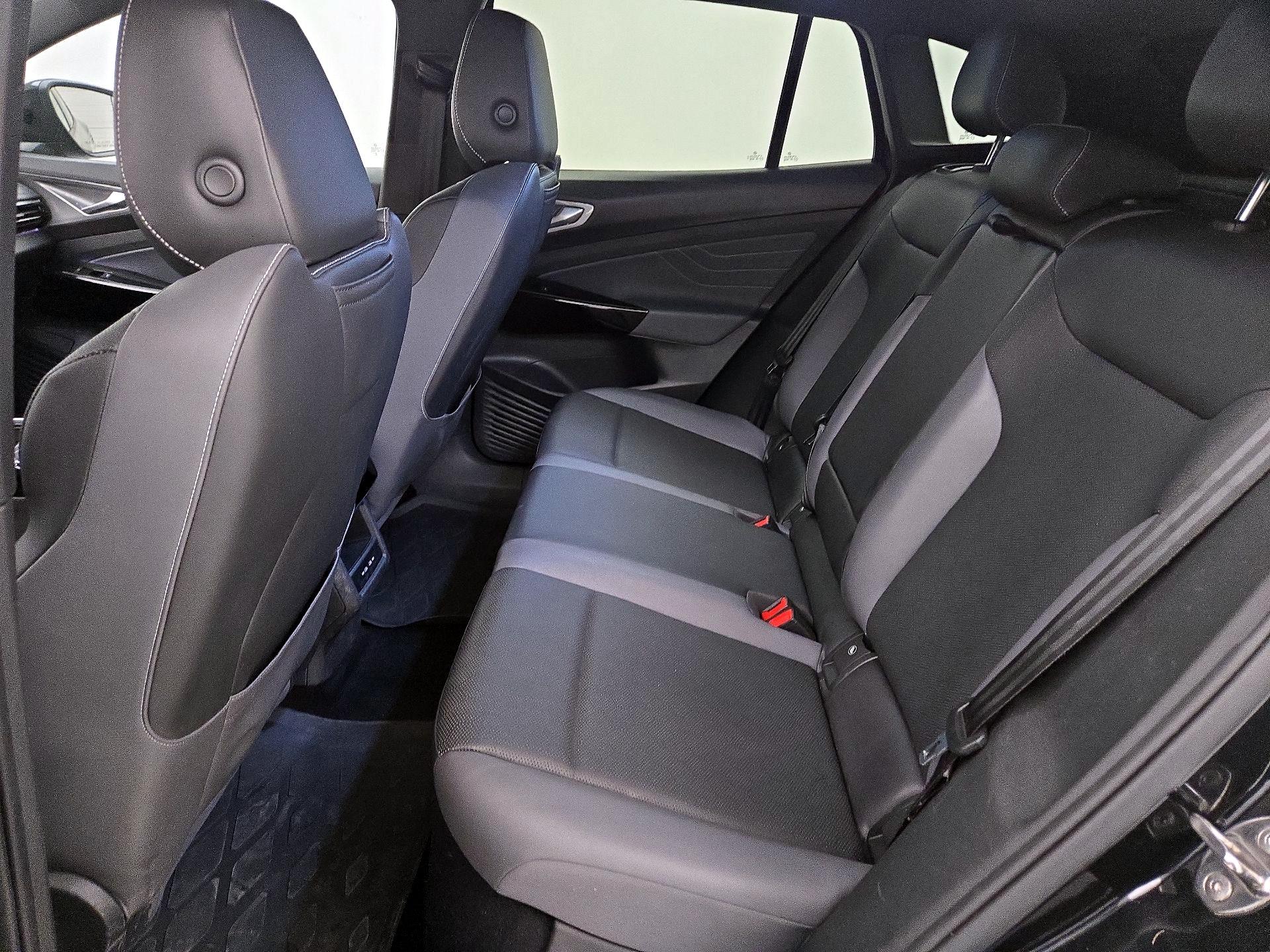 Thumbnail: 2023 Volkswagen ID.4 - 18