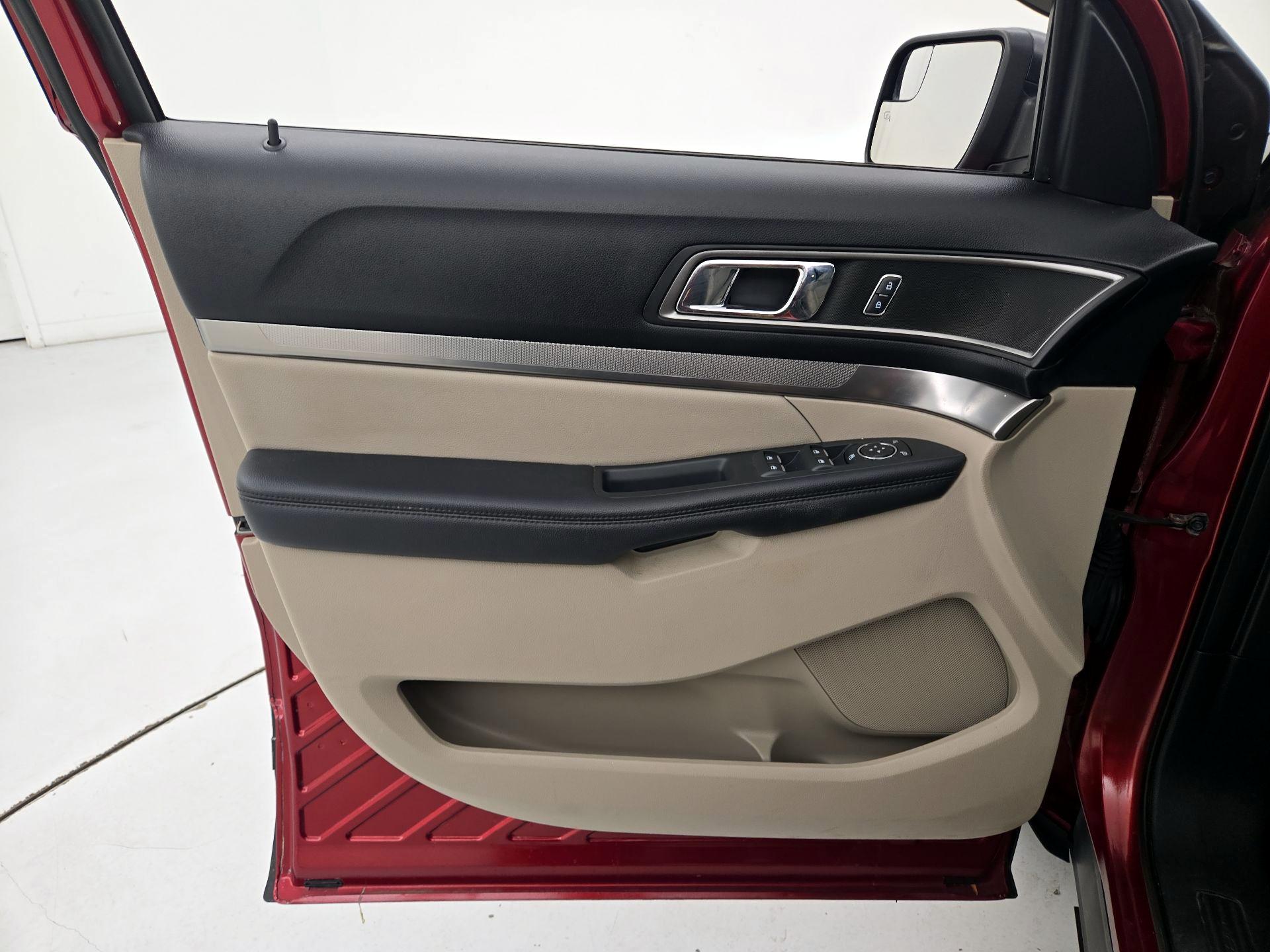 Thumbnail: 2019 Ford Explorer - 12