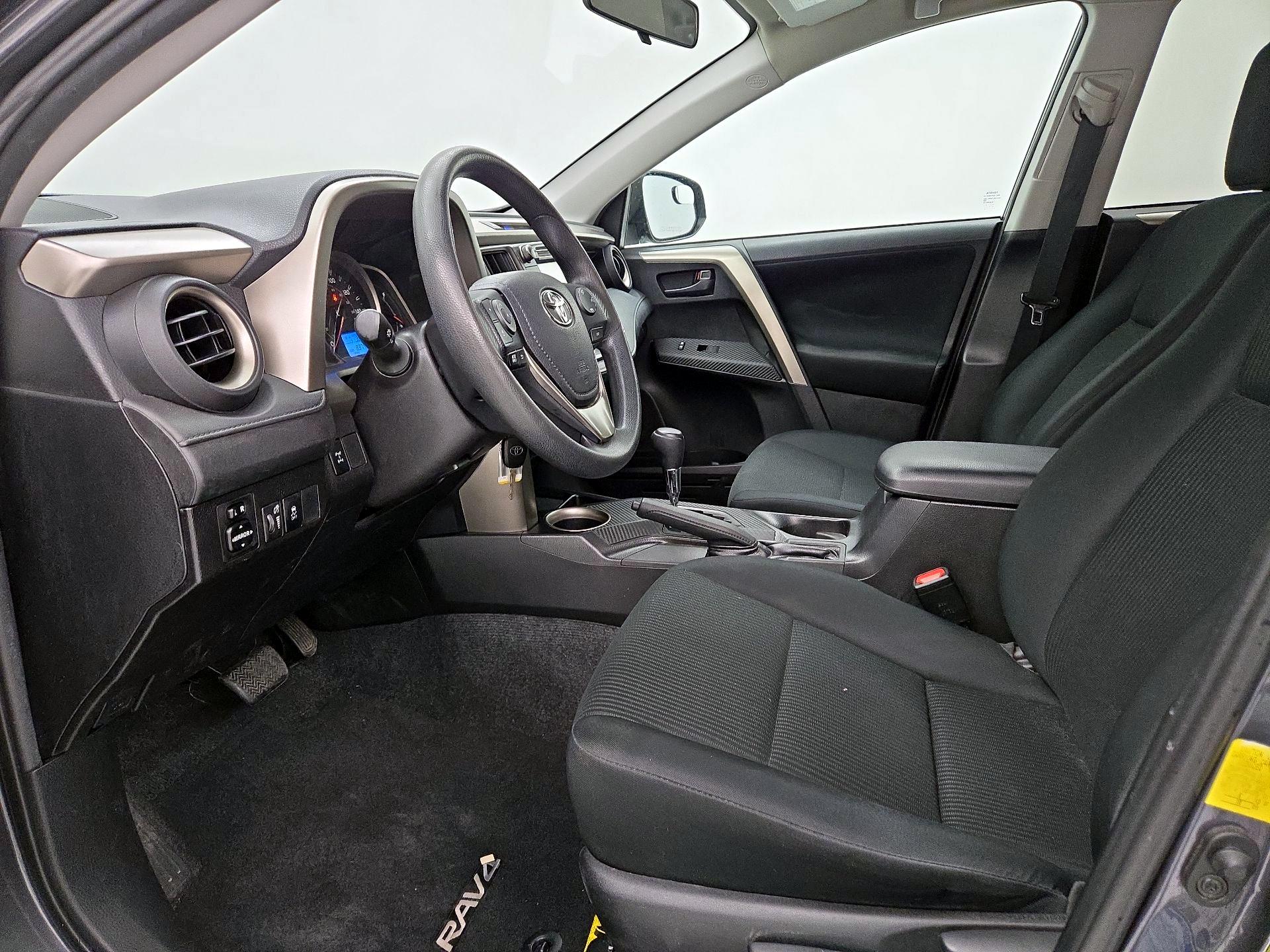 Thumbnail: 2015 Toyota RAV4 - 11