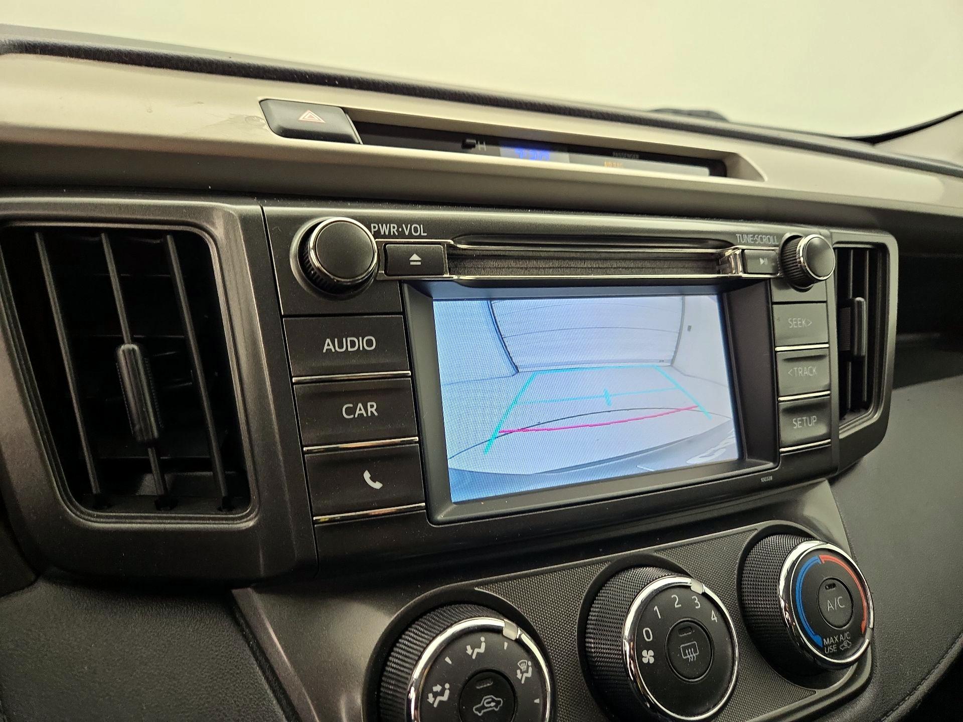 Thumbnail: 2015 Toyota RAV4 - 14