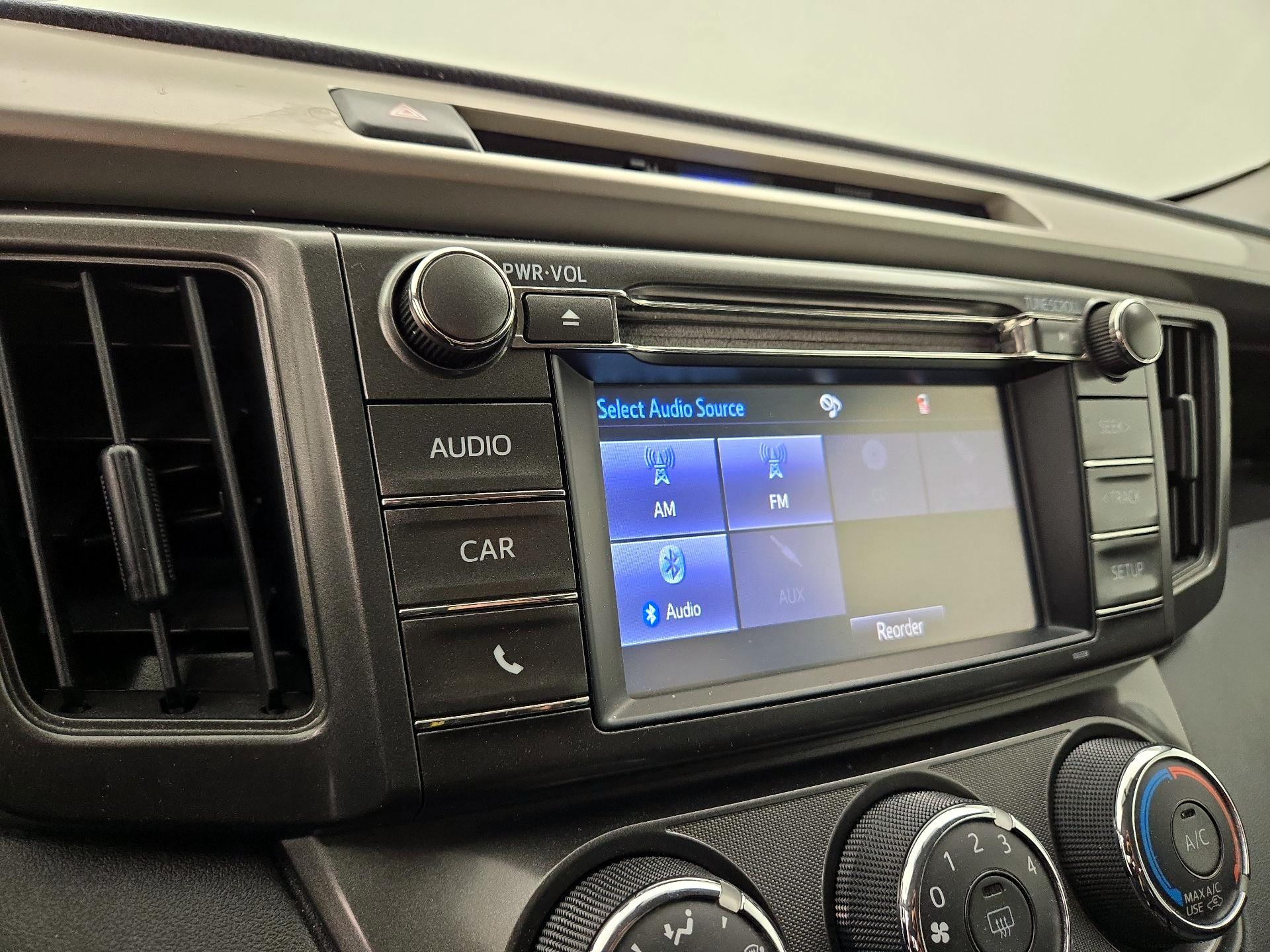 Thumbnail: 2015 Toyota RAV4 - 15