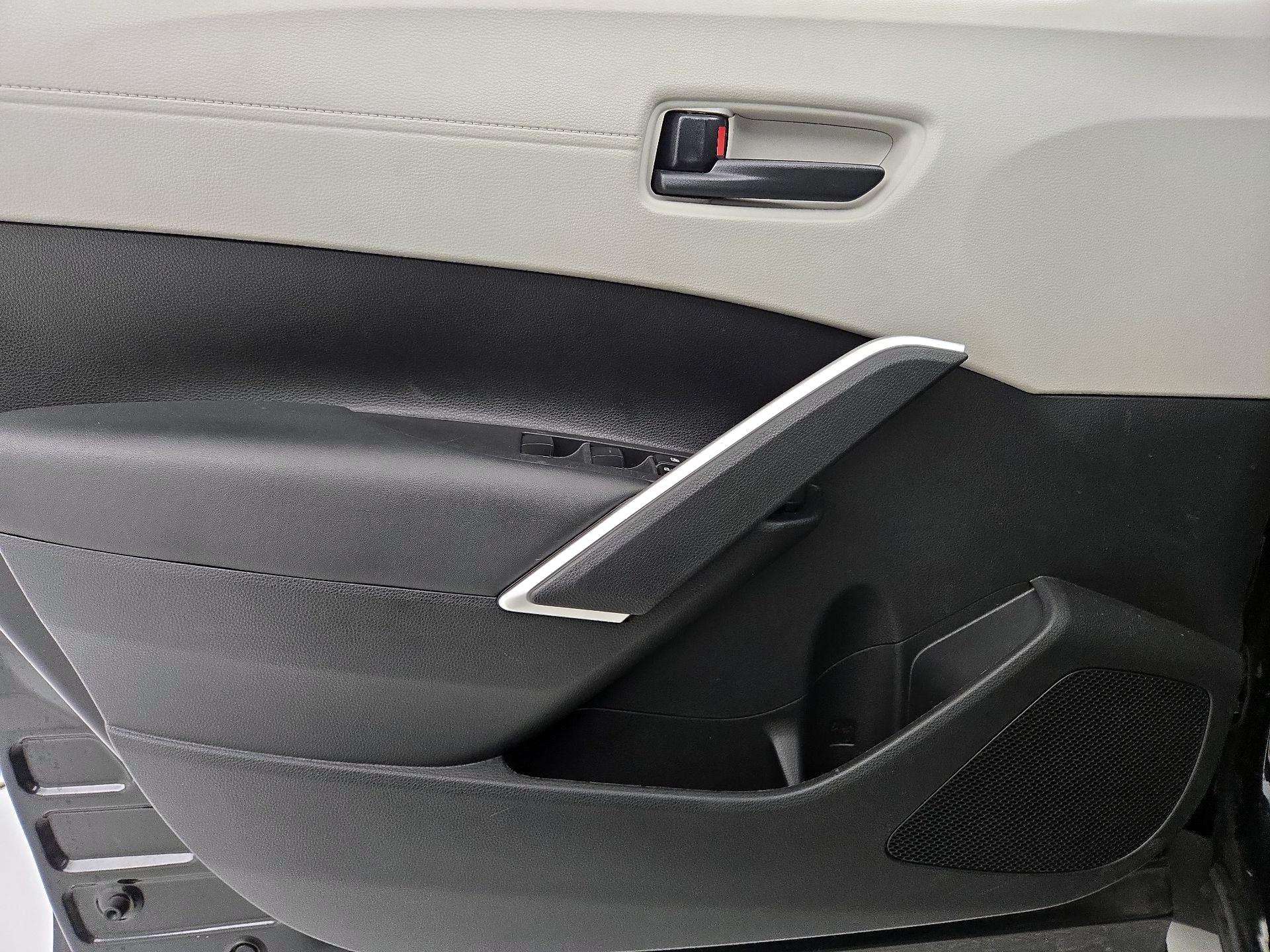 Thumbnail: 2022 Toyota Corolla Cross - 12