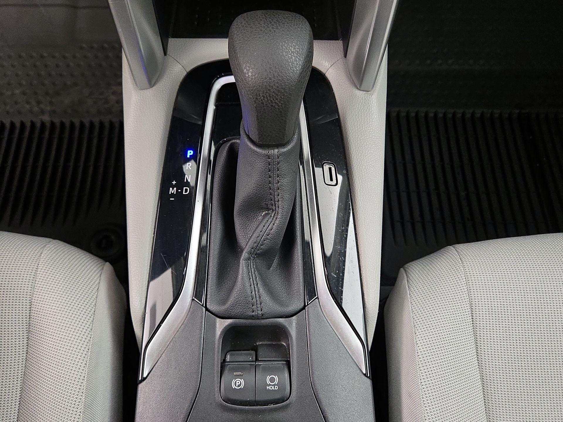 Thumbnail: 2022 Toyota Corolla Cross - 16