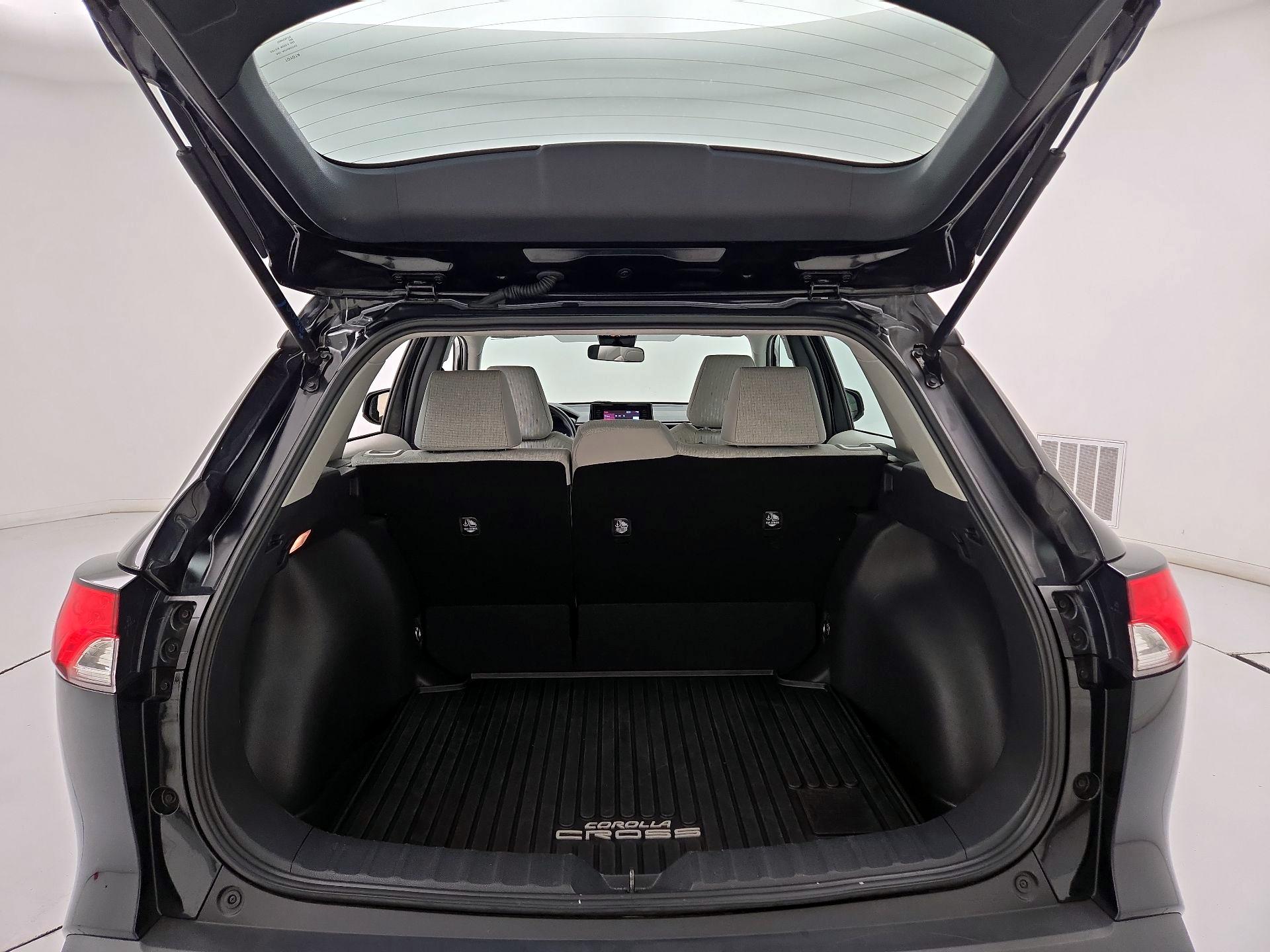 Thumbnail: 2022 Toyota Corolla Cross - 19