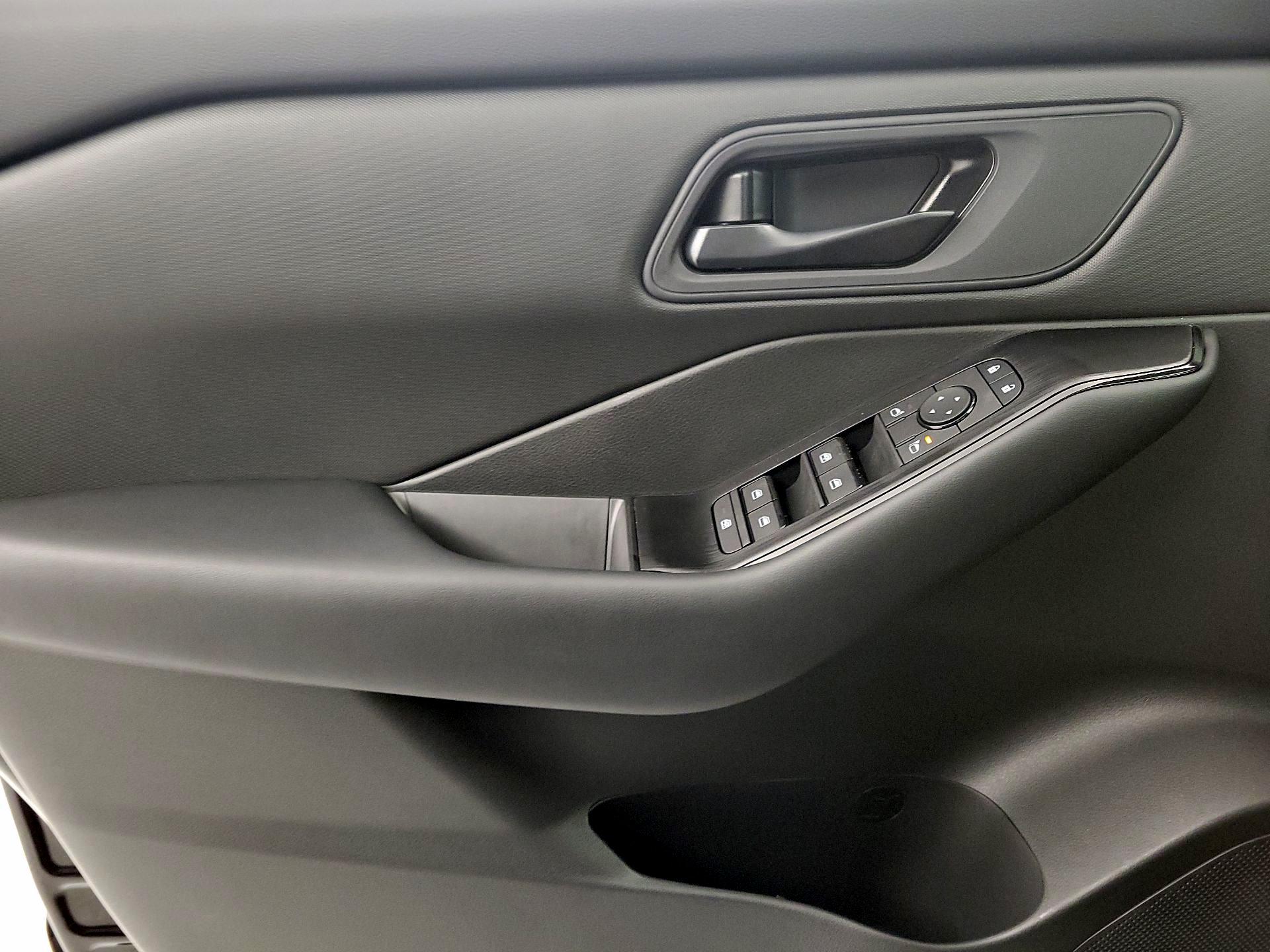 Thumbnail: 2026 Nissan Rogue - 12