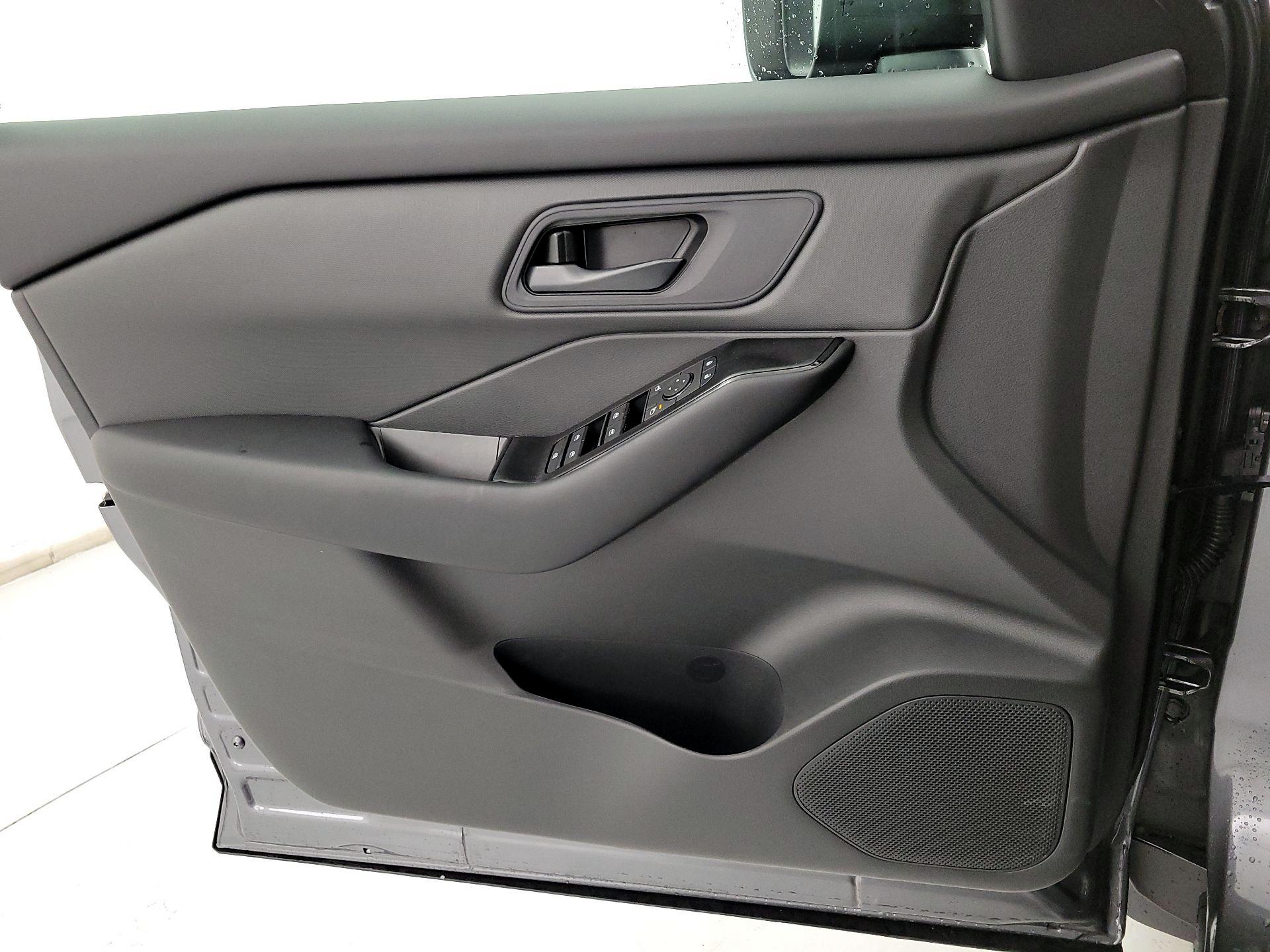 Thumbnail: 2026 Nissan Rogue - 12