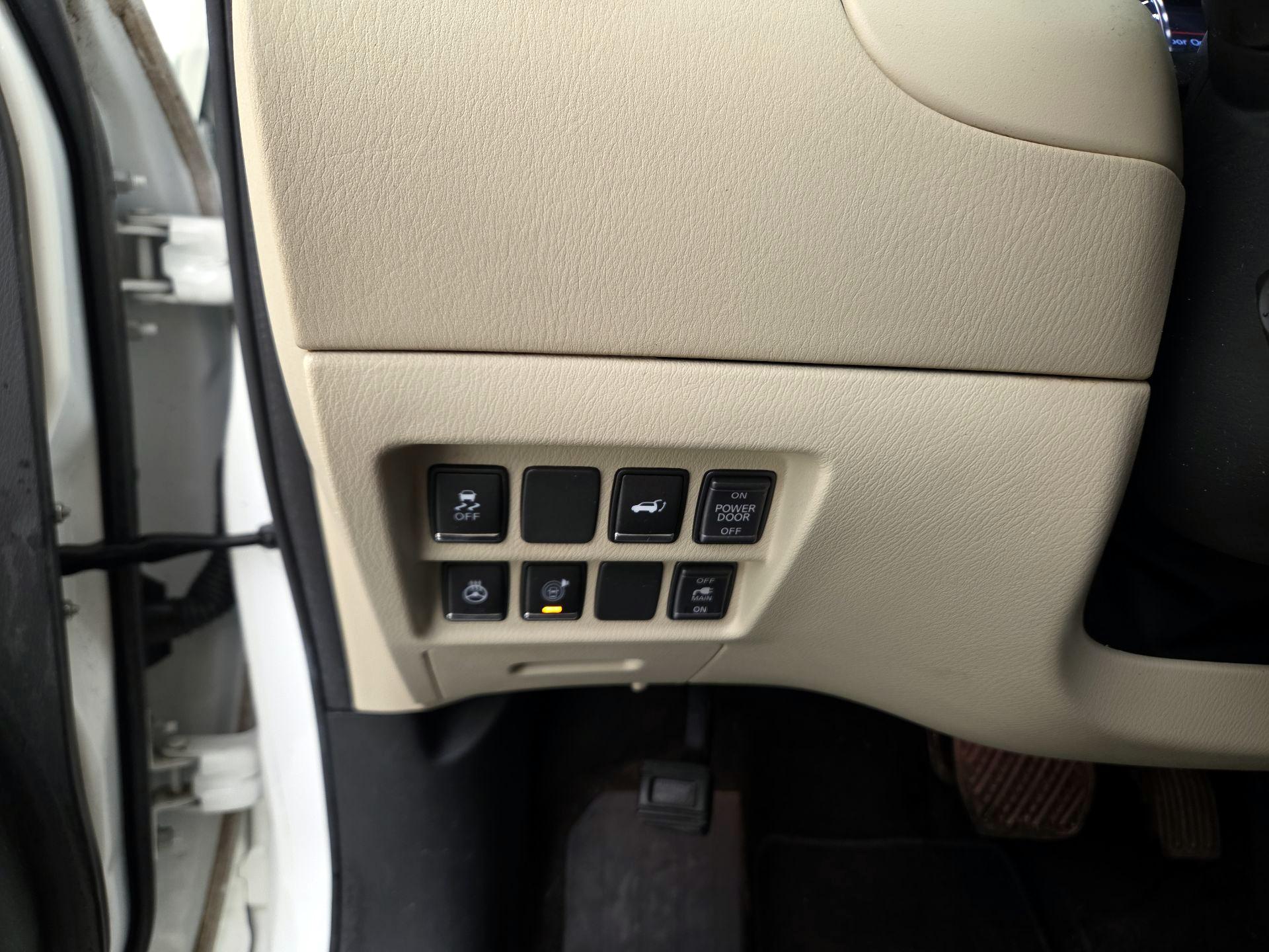 Thumbnail: 2017 INFINITI QX60 - 13