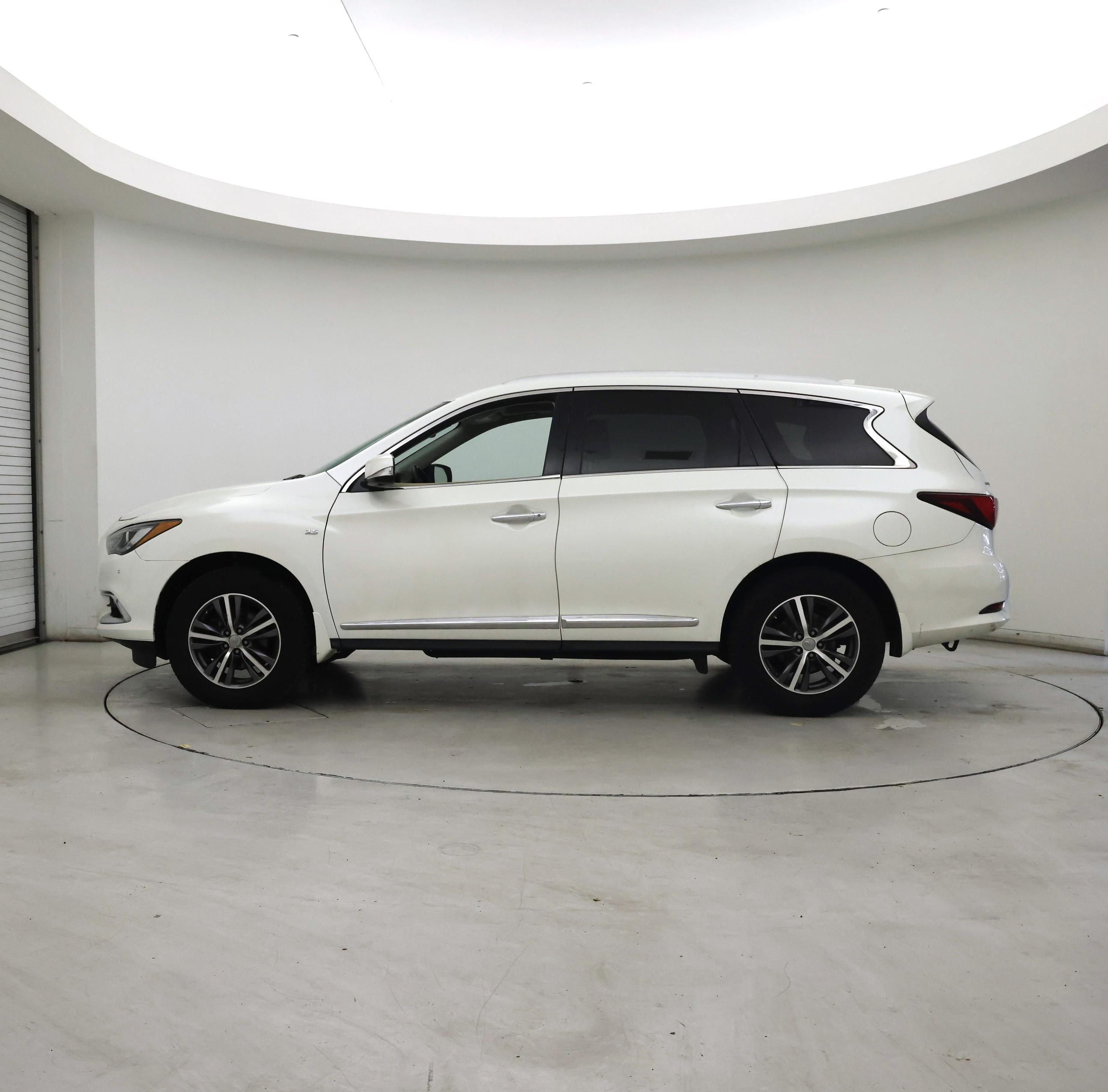 Thumbnail: 2017 INFINITI QX60 - 3