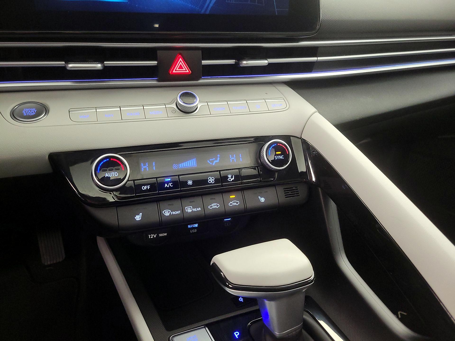 Thumbnail: 2025 Hyundai Elantra - 17
