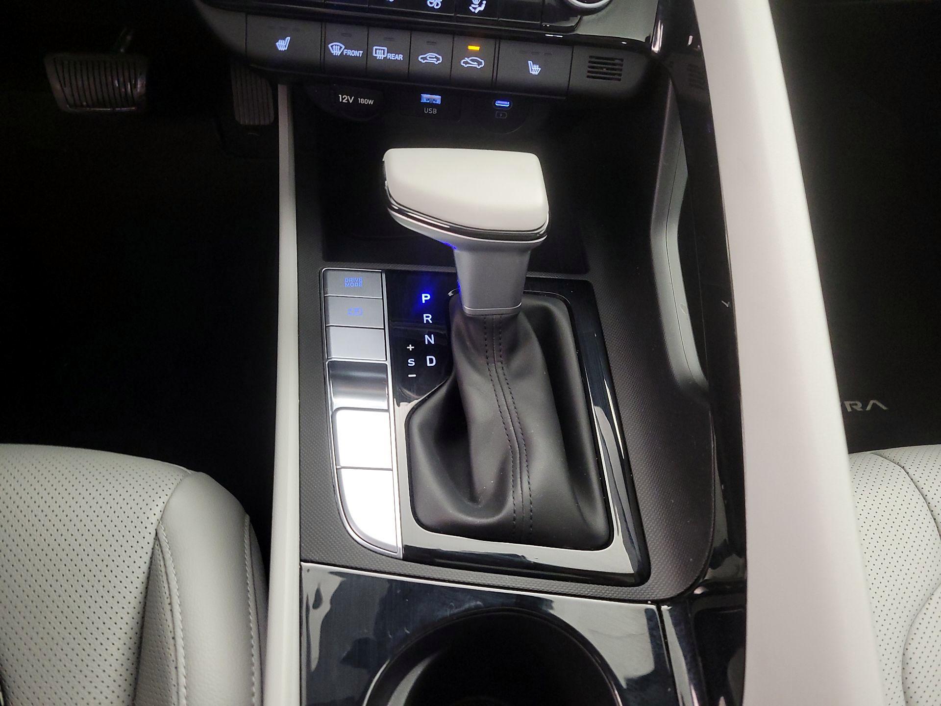 Thumbnail: 2025 Hyundai Elantra - 18