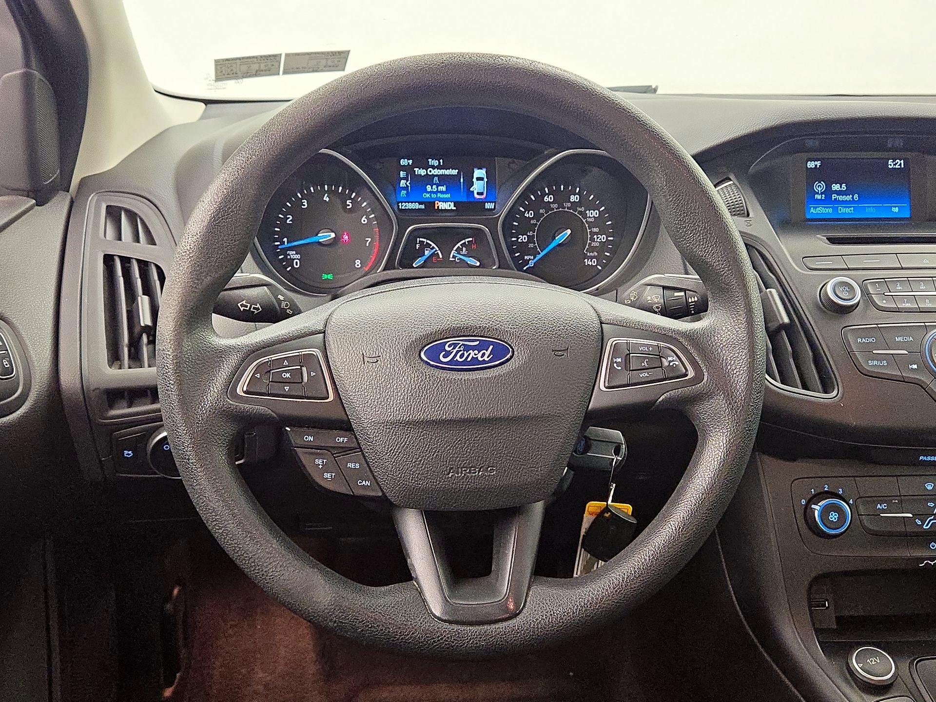 Thumbnail: 2016 Ford Focus - 10