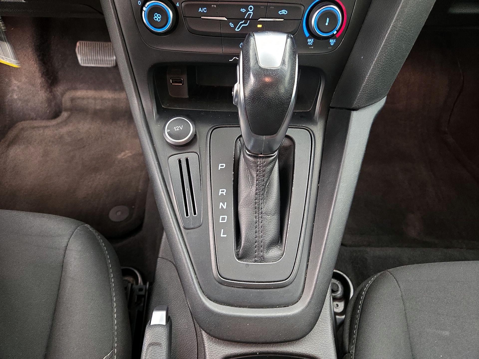 Thumbnail: 2016 Ford Focus - 17