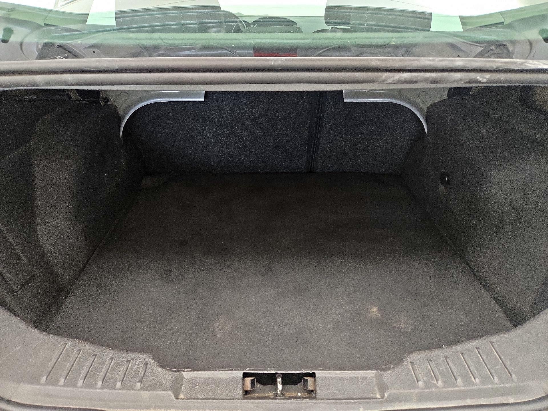 Thumbnail: 2016 Ford Focus - 20