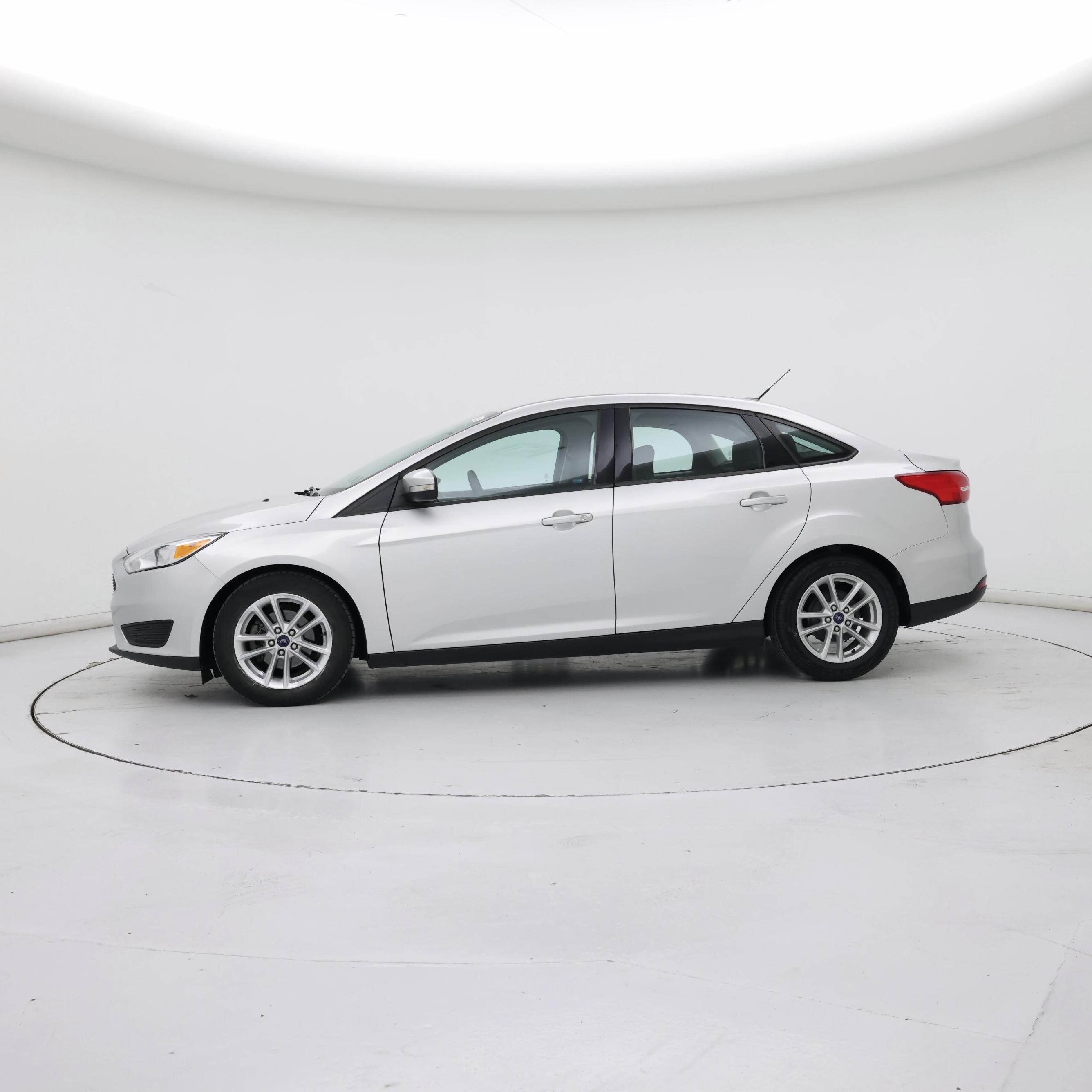 Thumbnail: 2016 Ford Focus - 3