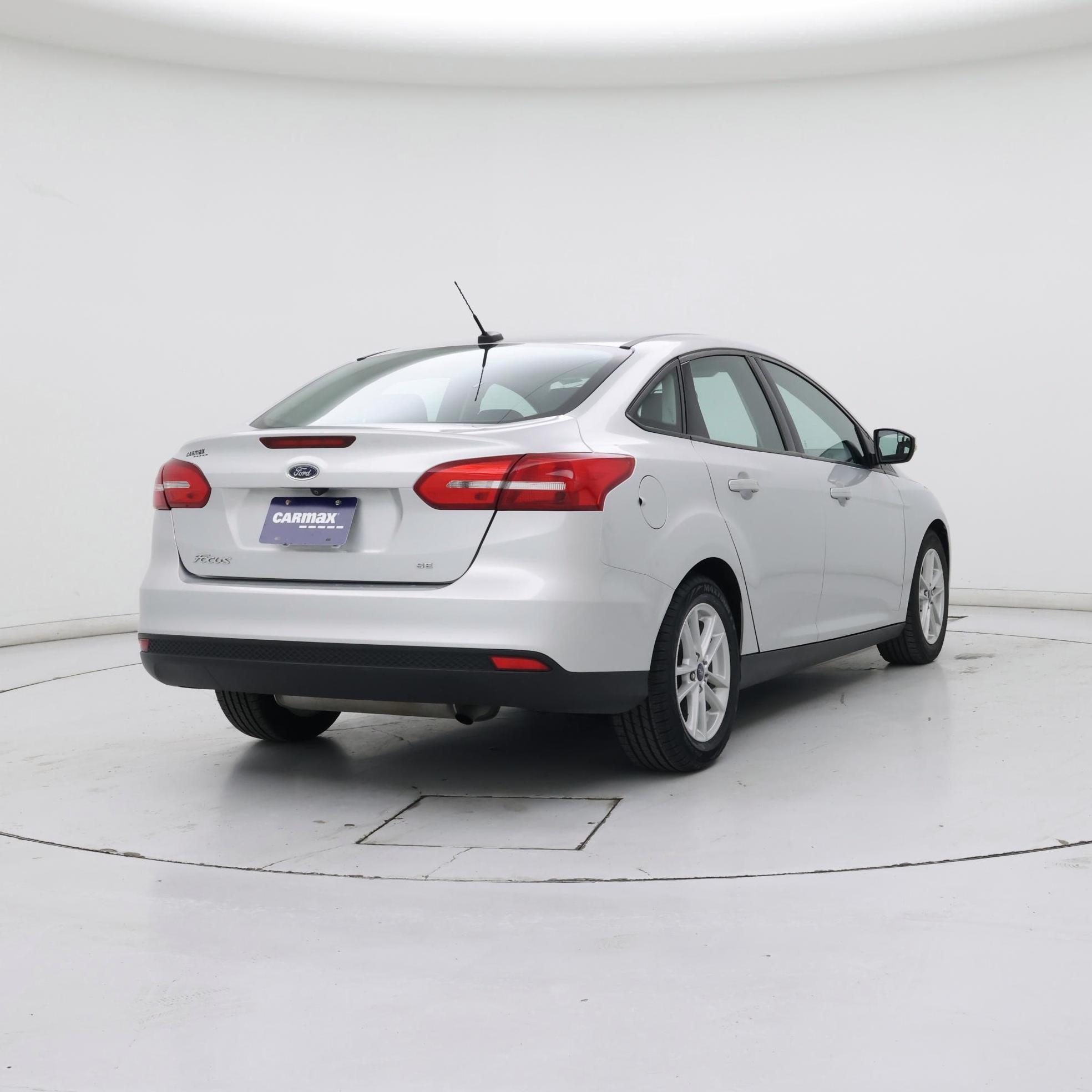 Thumbnail: 2016 Ford Focus - 8