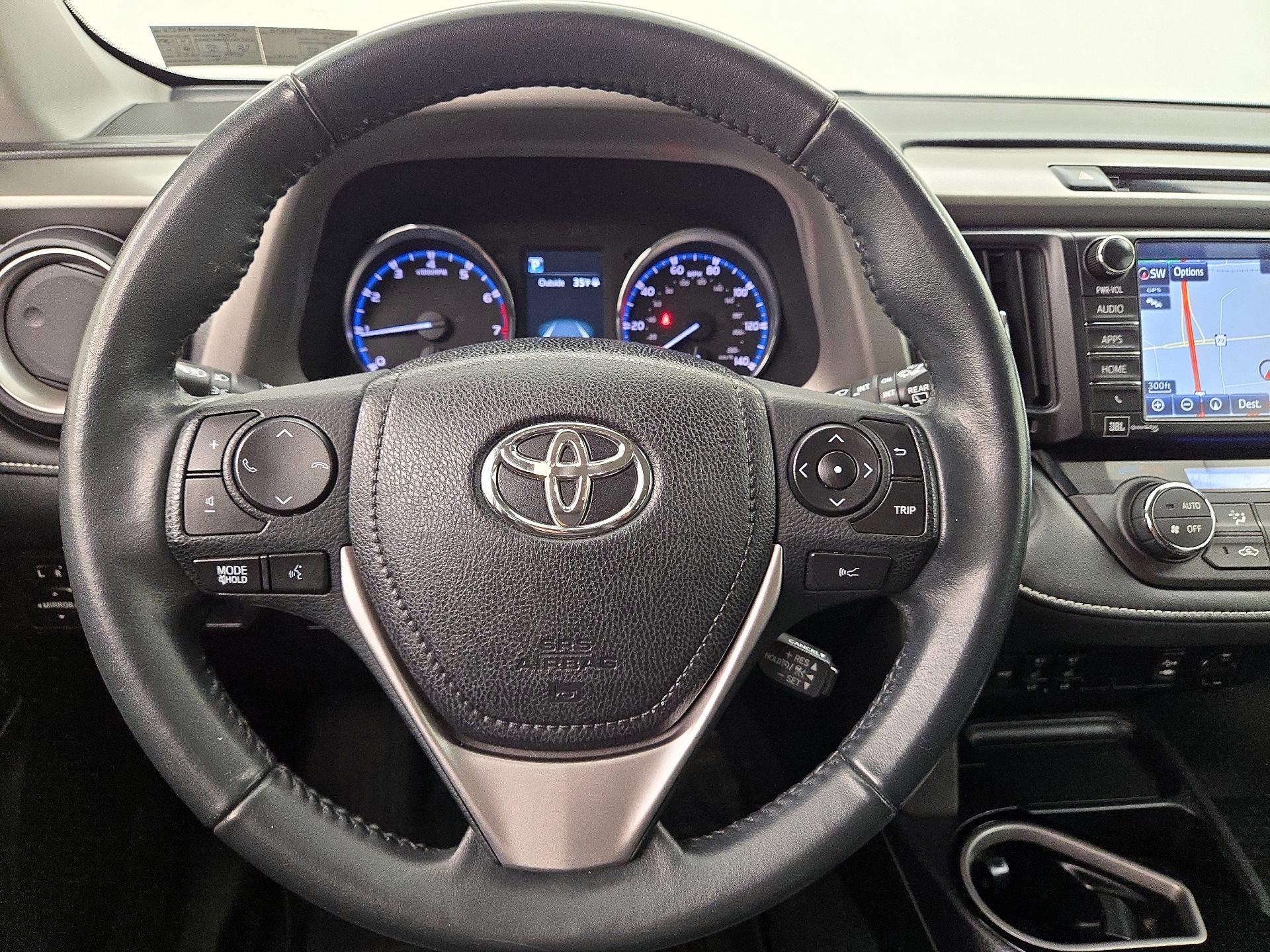 Thumbnail: 2016 Toyota RAV4 - 10