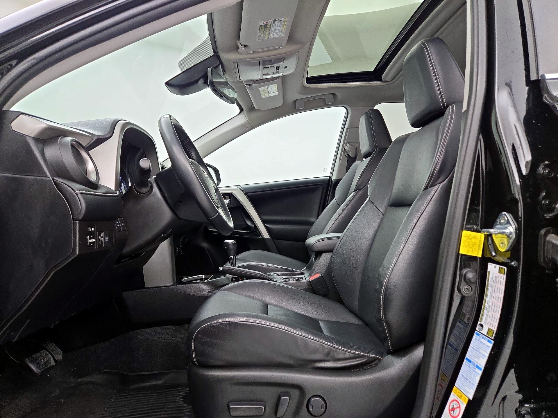 Thumbnail: 2016 Toyota RAV4 - 11