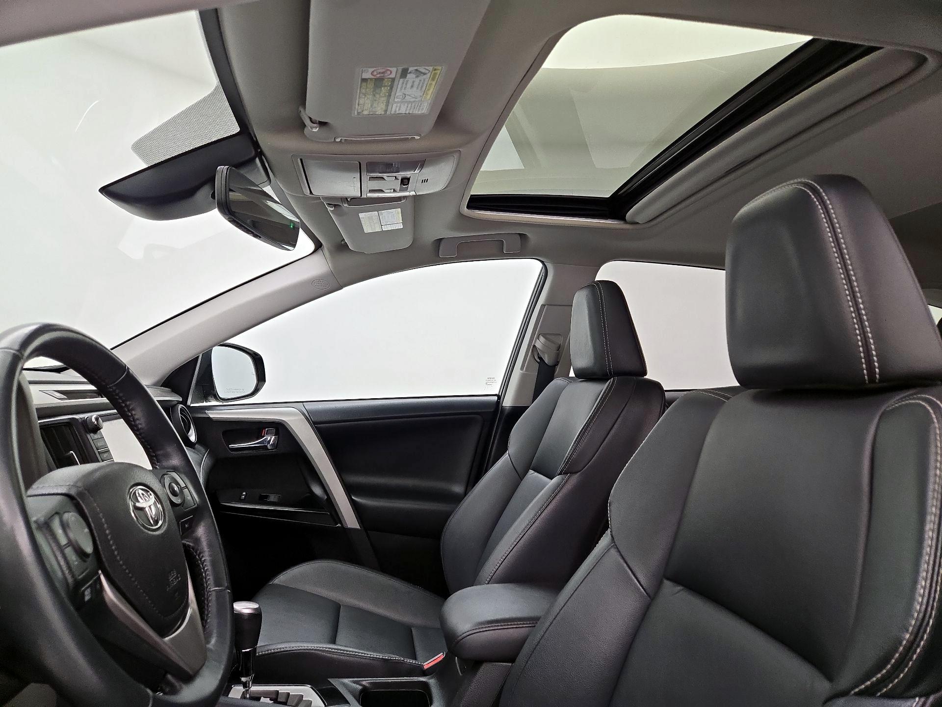 Thumbnail: 2016 Toyota RAV4 - 19