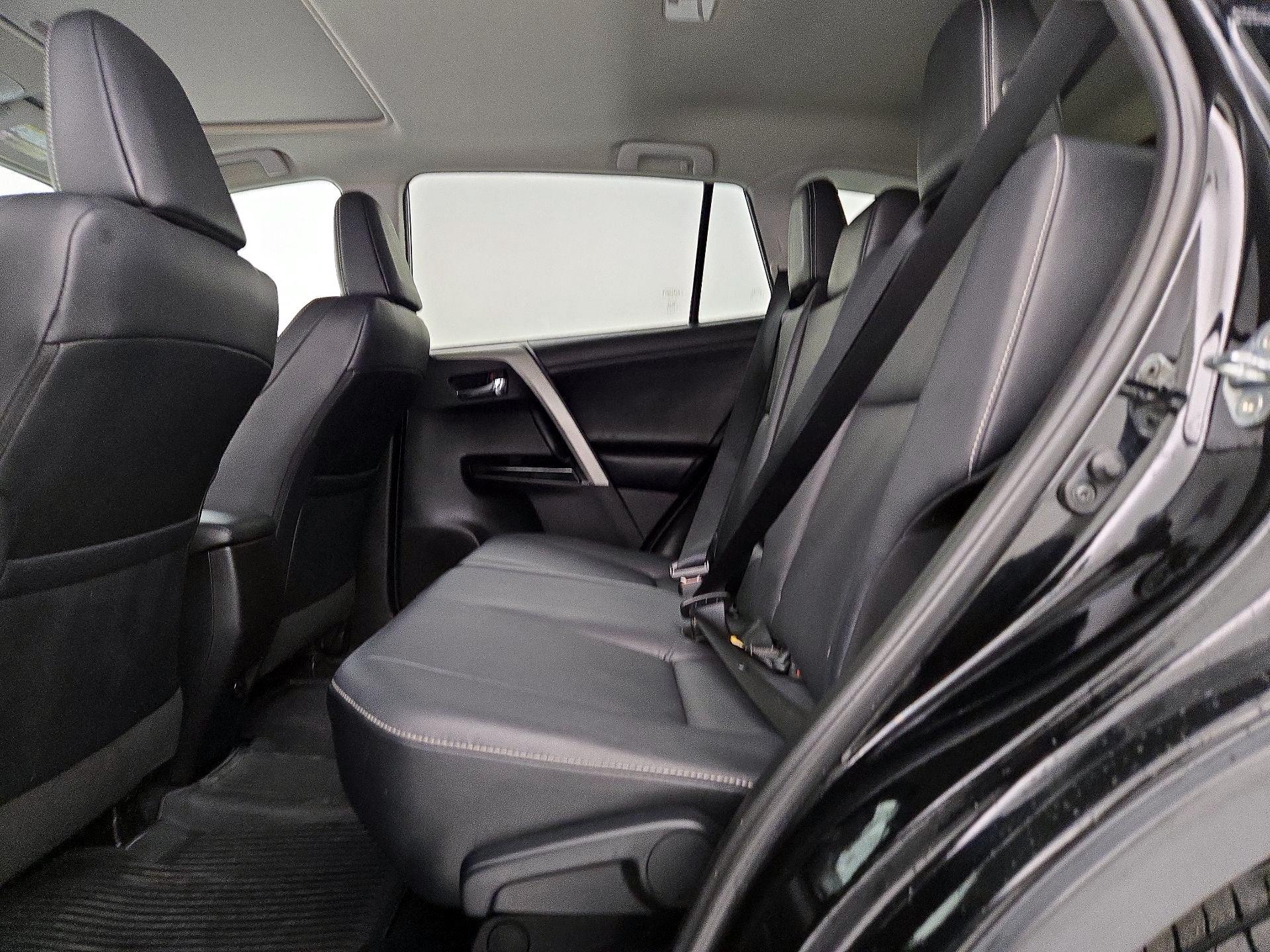 Thumbnail: 2016 Toyota RAV4 - 20