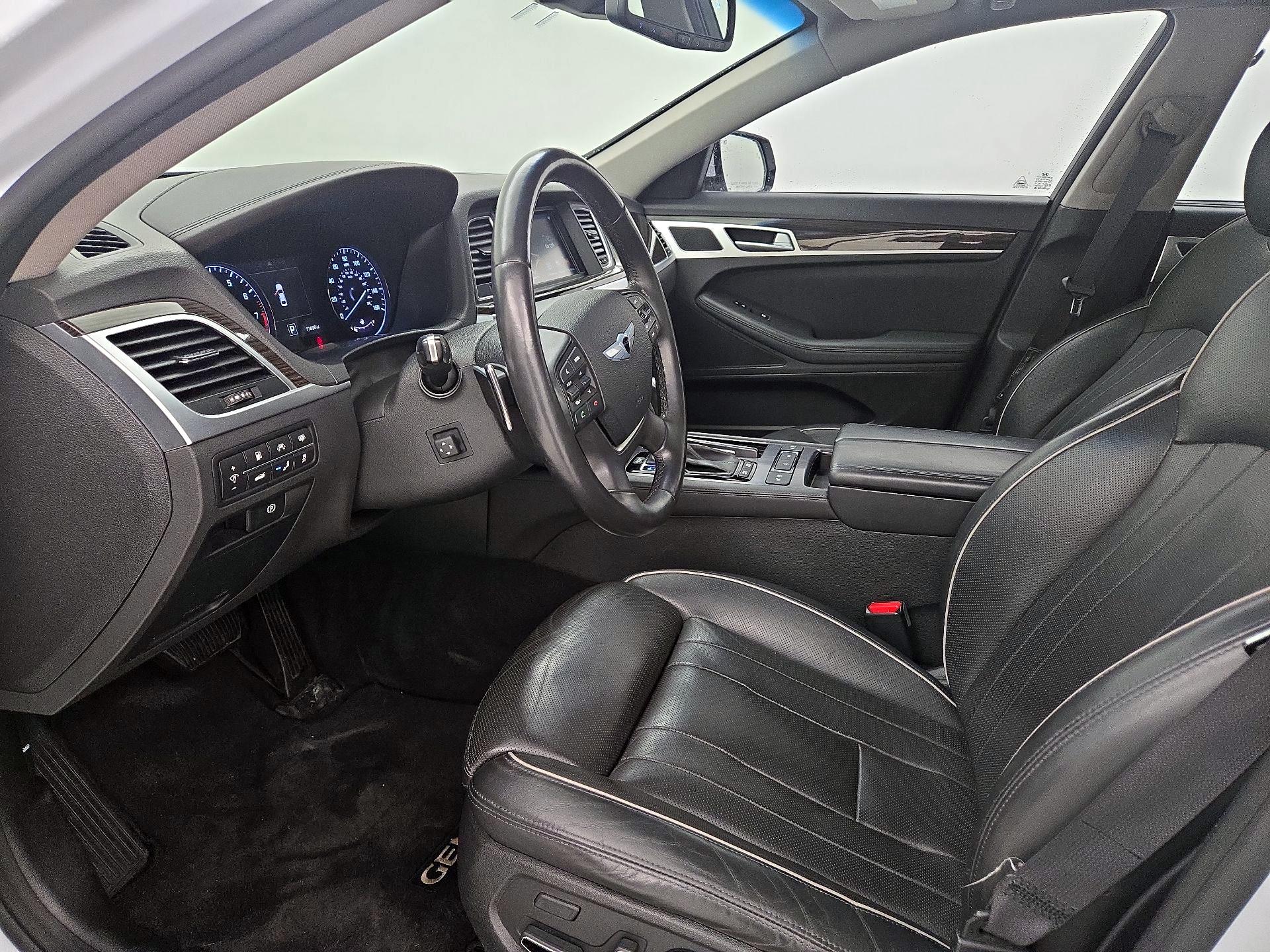 Thumbnail: 2015 Hyundai Genesis - 11