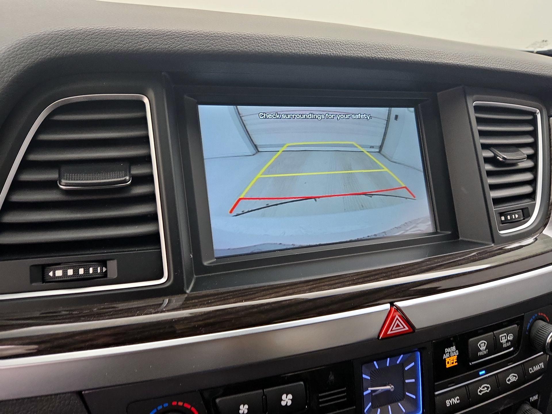 Thumbnail: 2015 Hyundai Genesis - 14