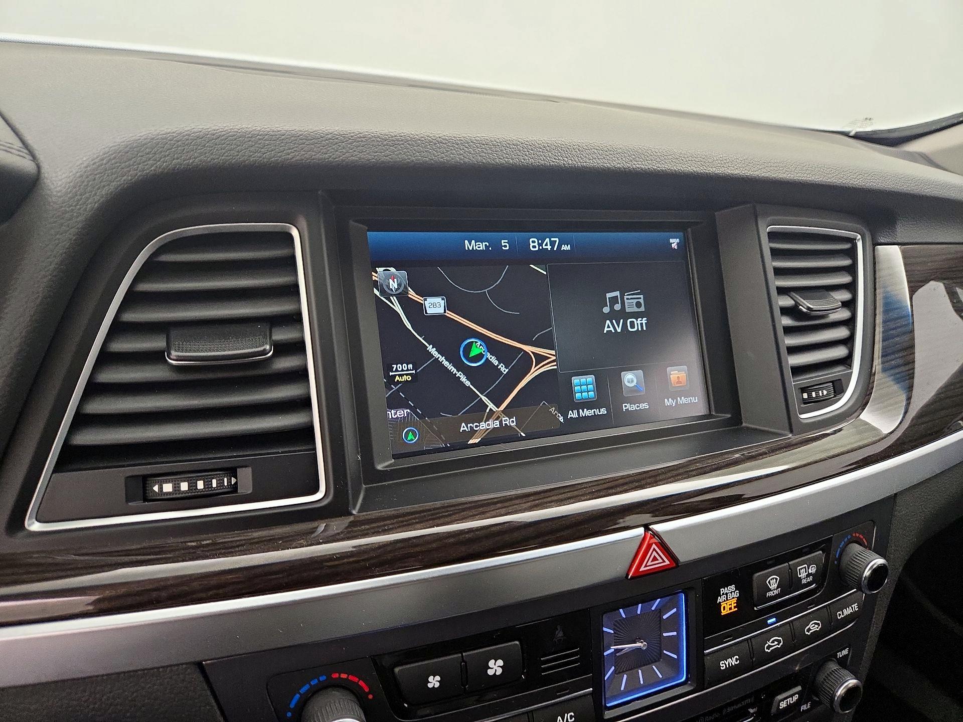 Thumbnail: 2015 Hyundai Genesis - 15