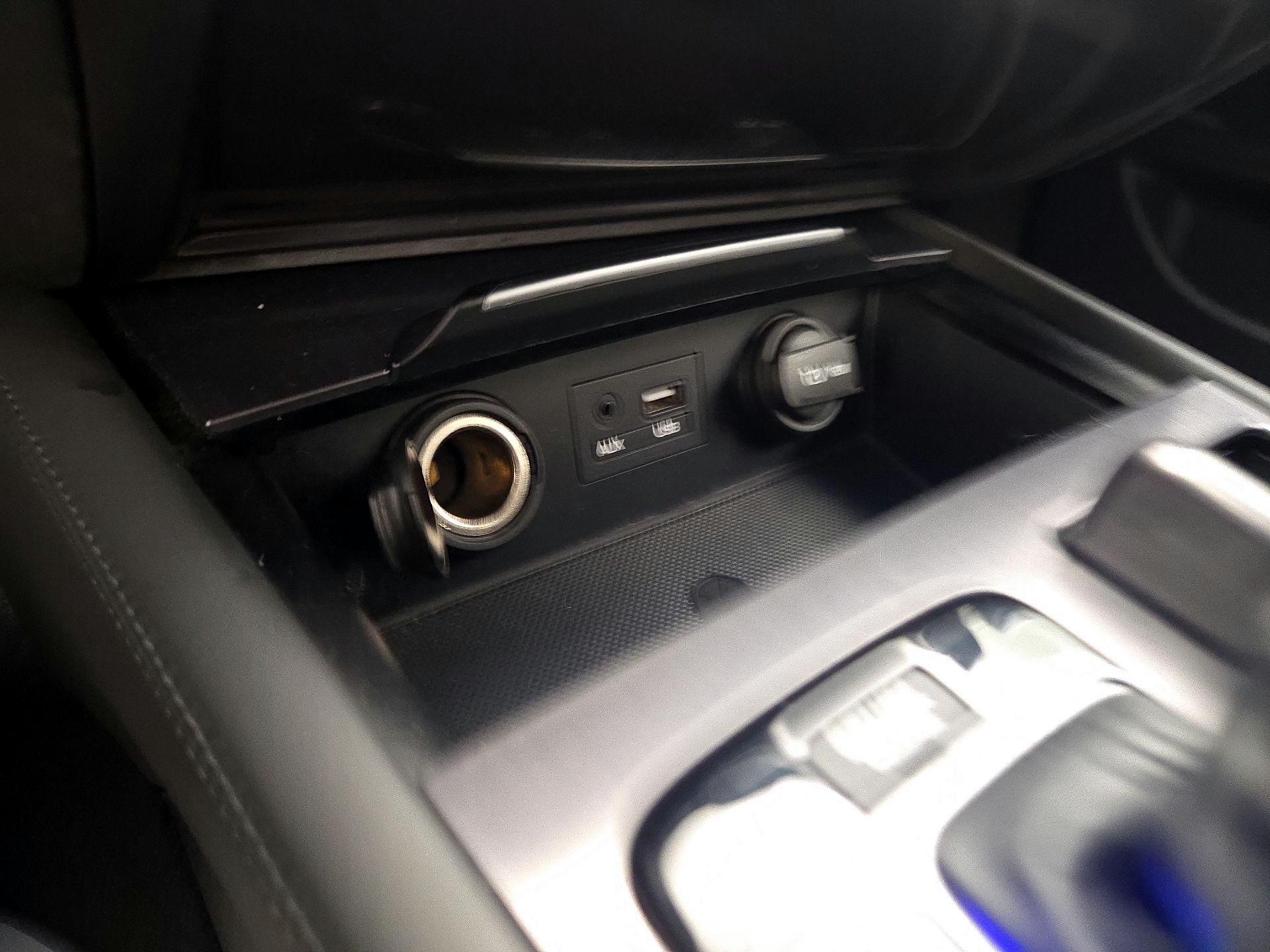 Thumbnail: 2015 Hyundai Genesis - 18