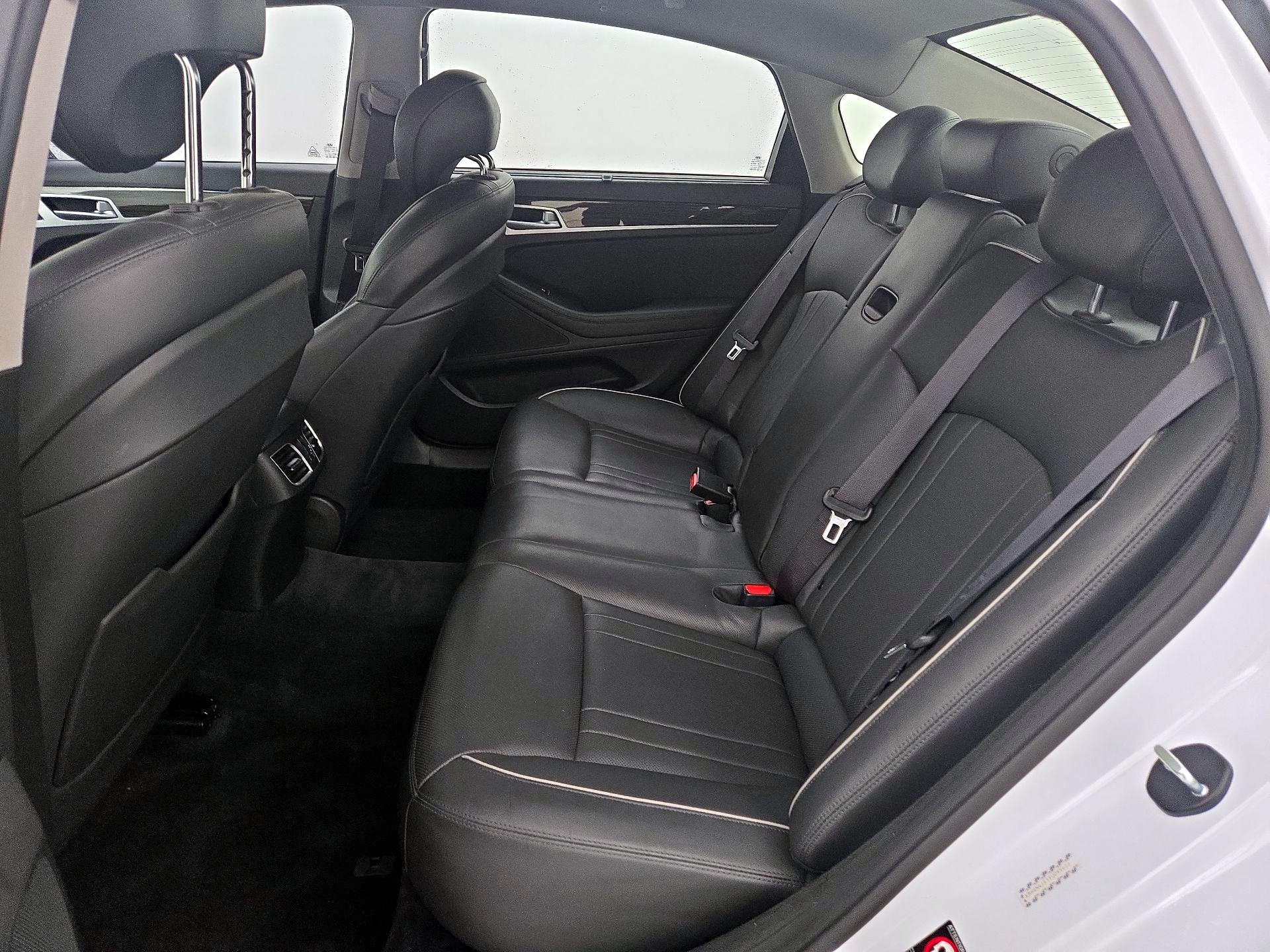 Thumbnail: 2015 Hyundai Genesis - 19