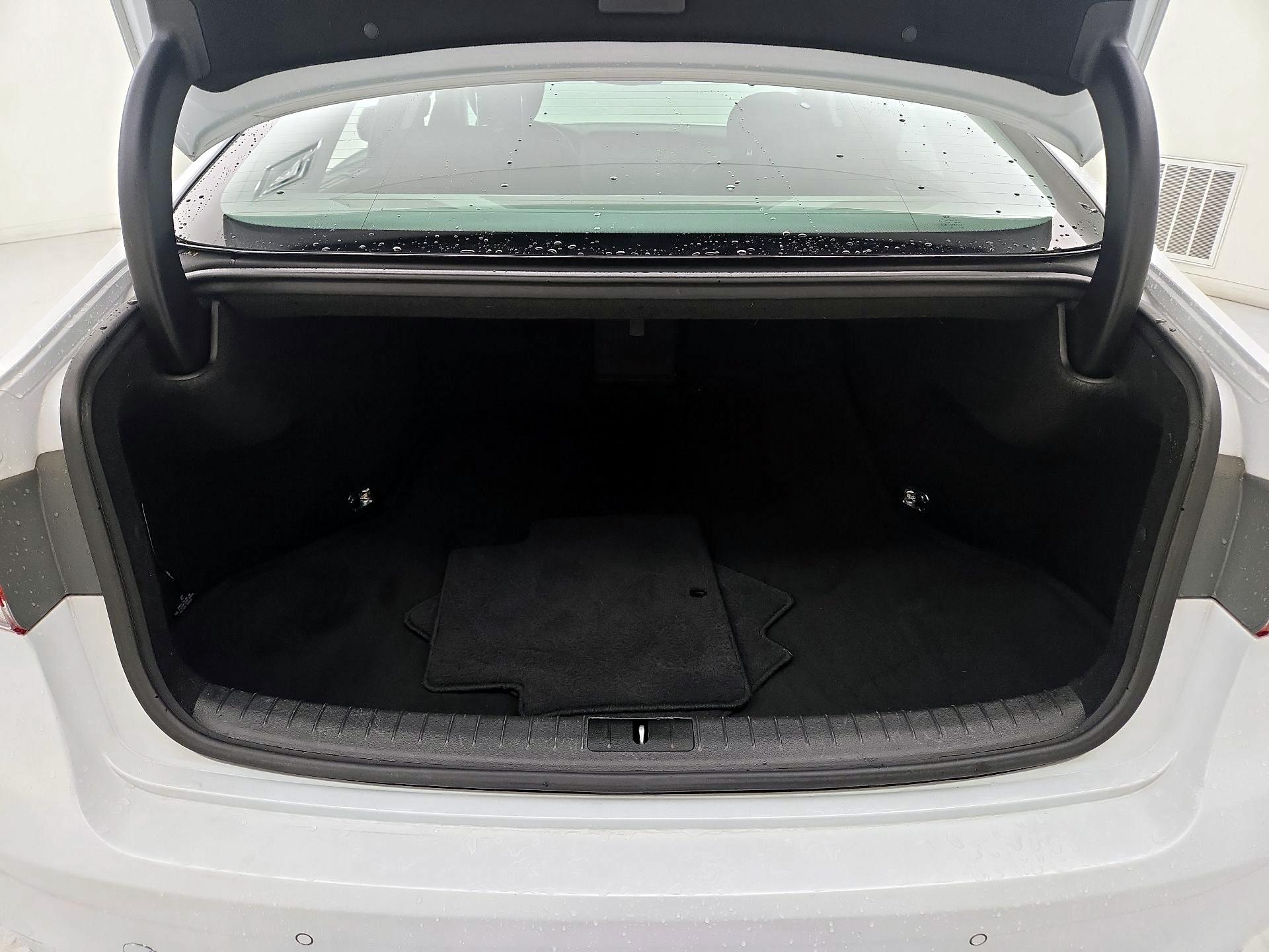 Thumbnail: 2015 Hyundai Genesis - 20