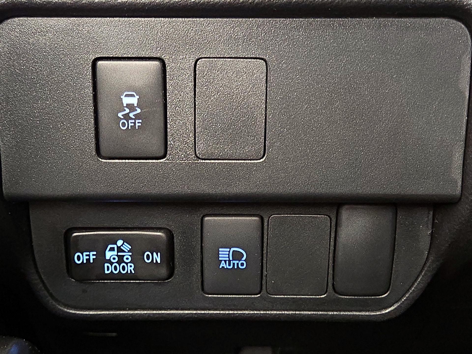 Thumbnail: 2023 Toyota Tacoma - 13