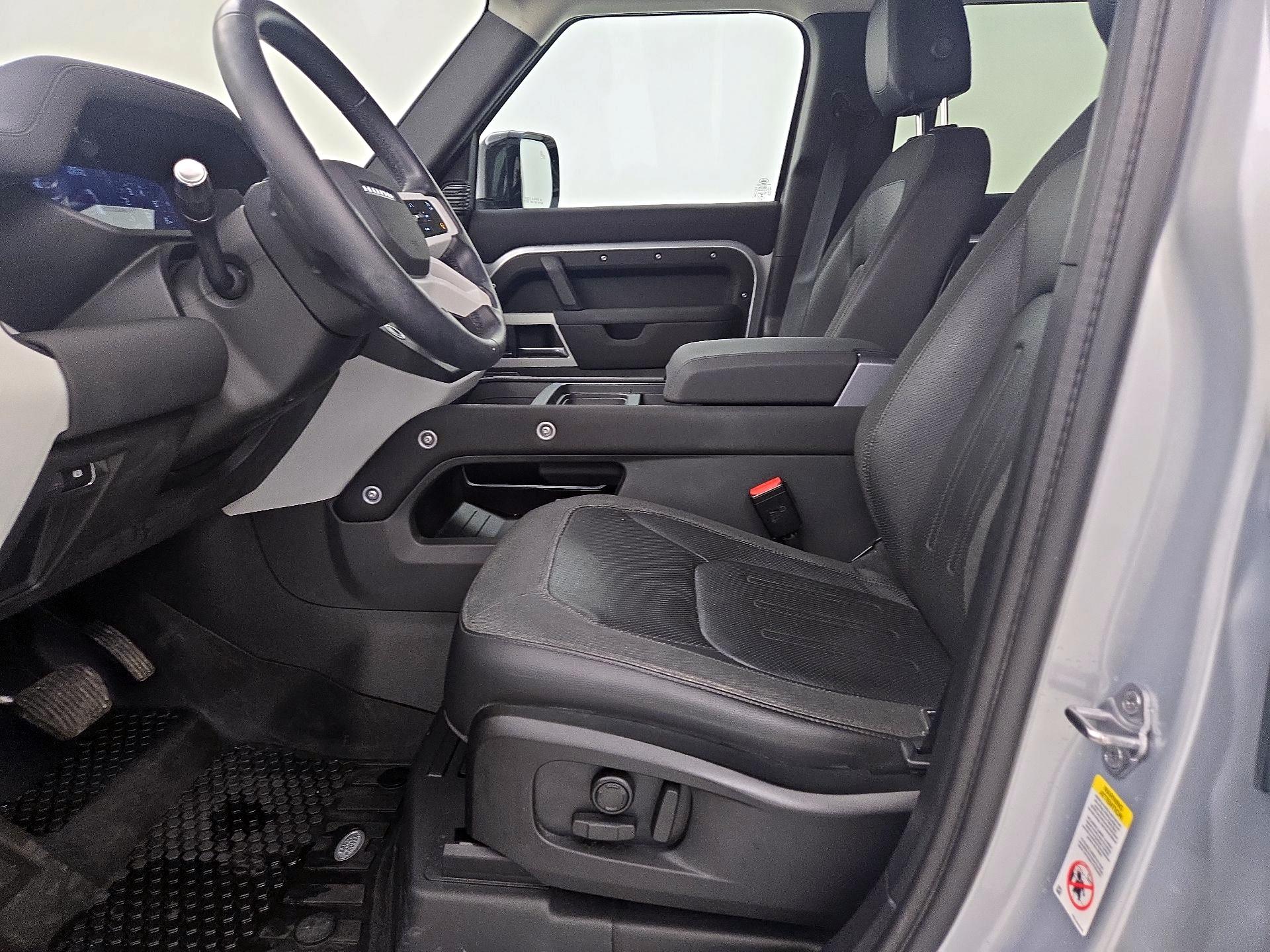 Thumbnail: 2020 Land Rover Defender - 11