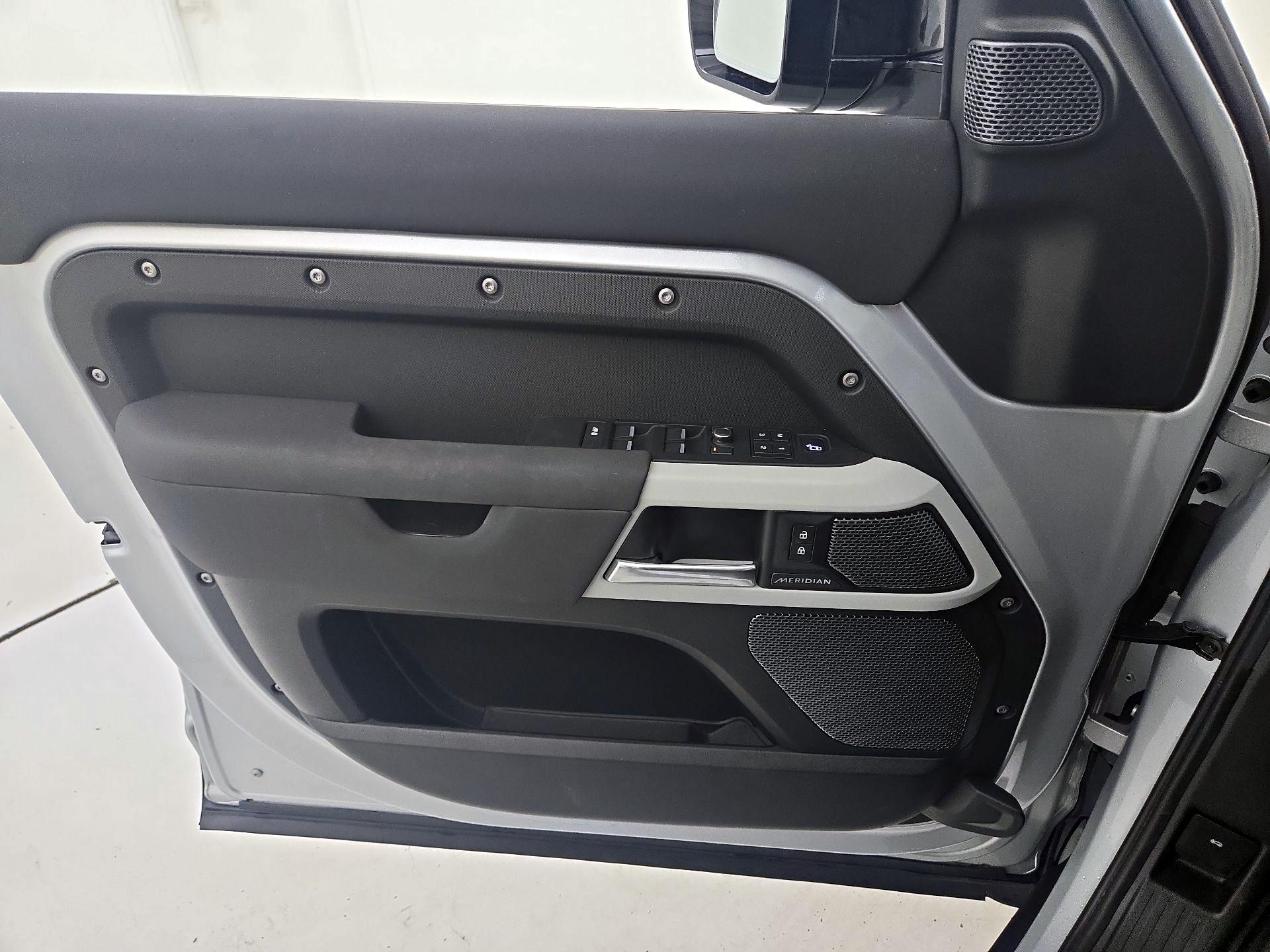 Thumbnail: 2020 Land Rover Defender - 12