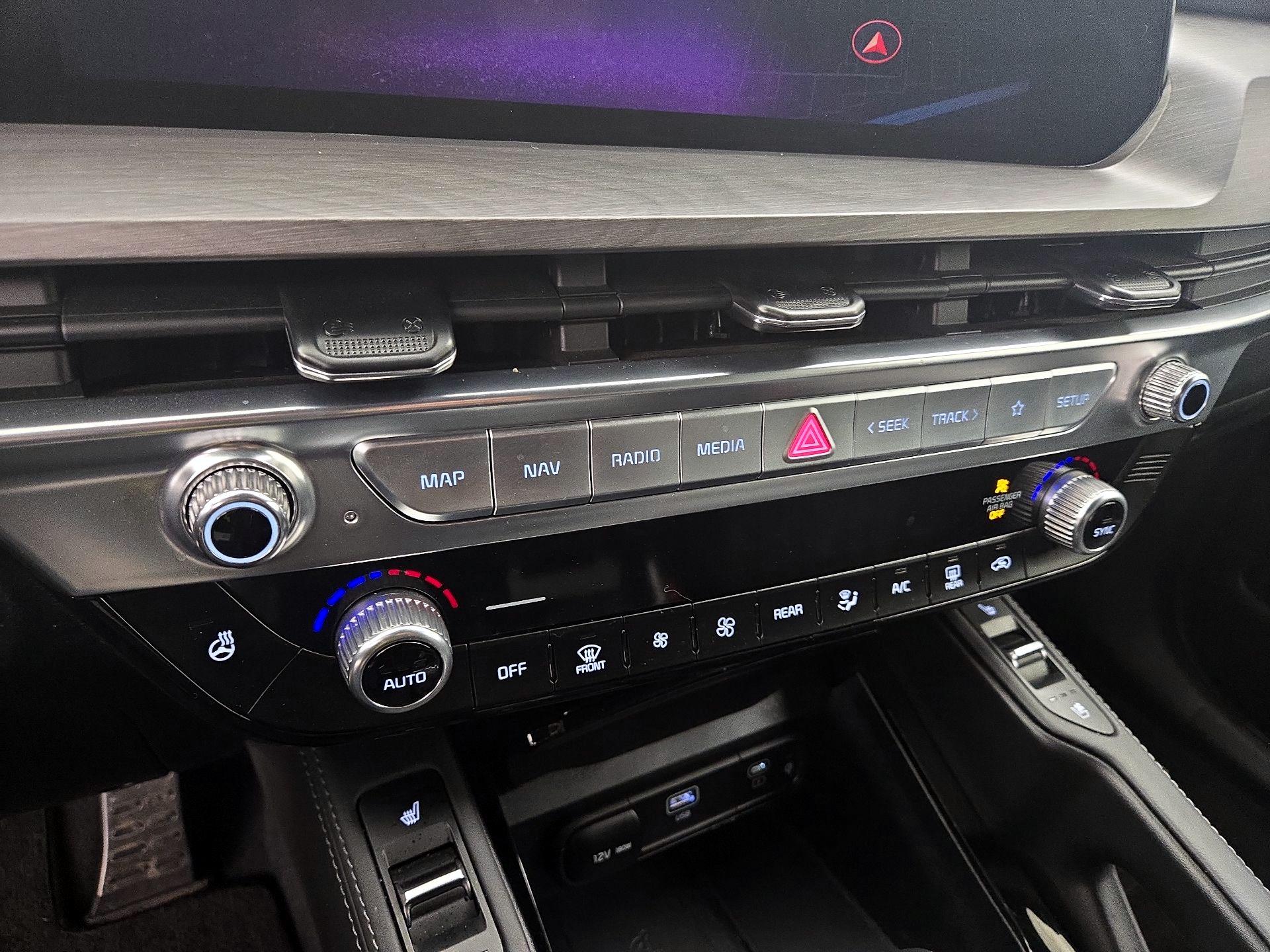 Thumbnail: 2023 Kia Telluride - 16