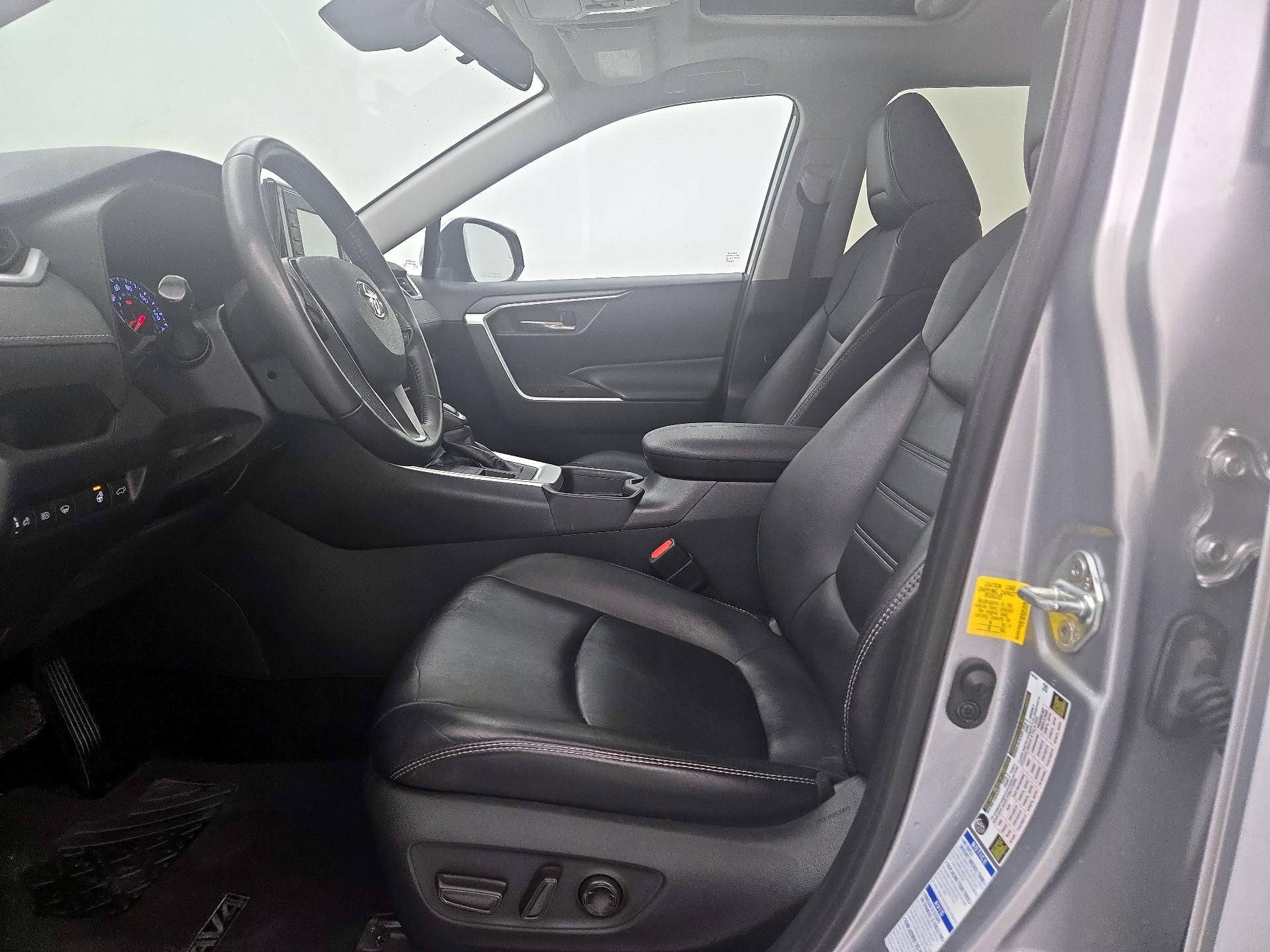 Thumbnail: 2019 Toyota RAV4 - 11