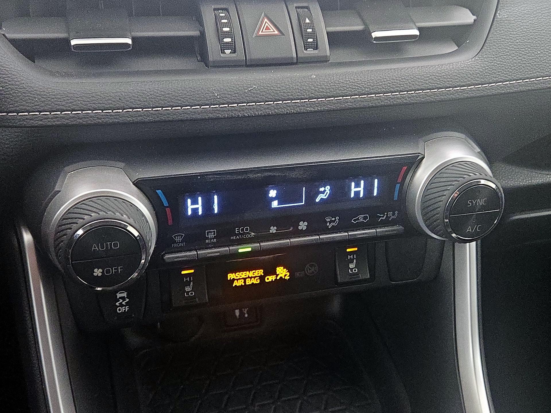 Thumbnail: 2019 Toyota RAV4 - 16