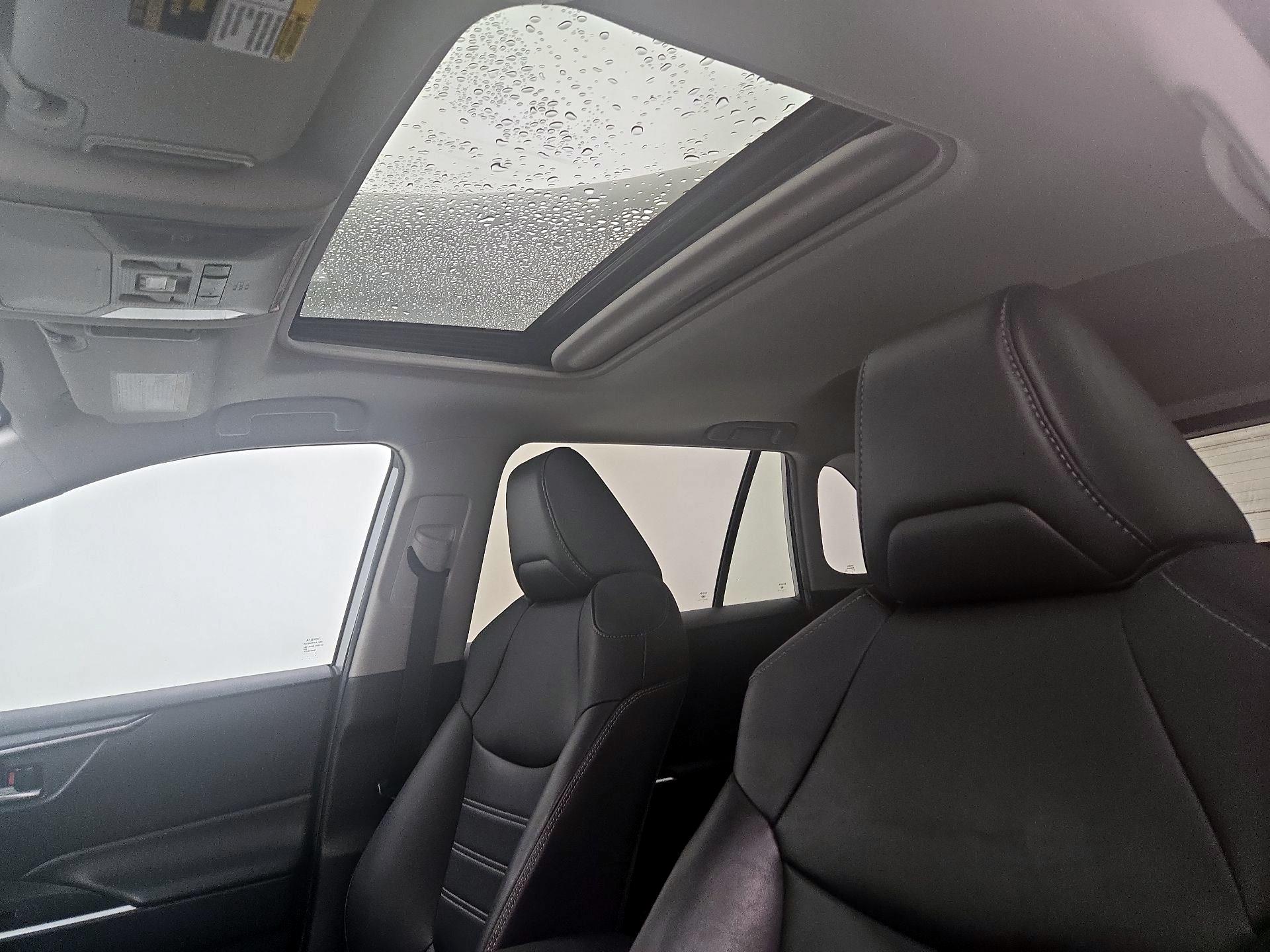 Thumbnail: 2019 Toyota RAV4 - 19