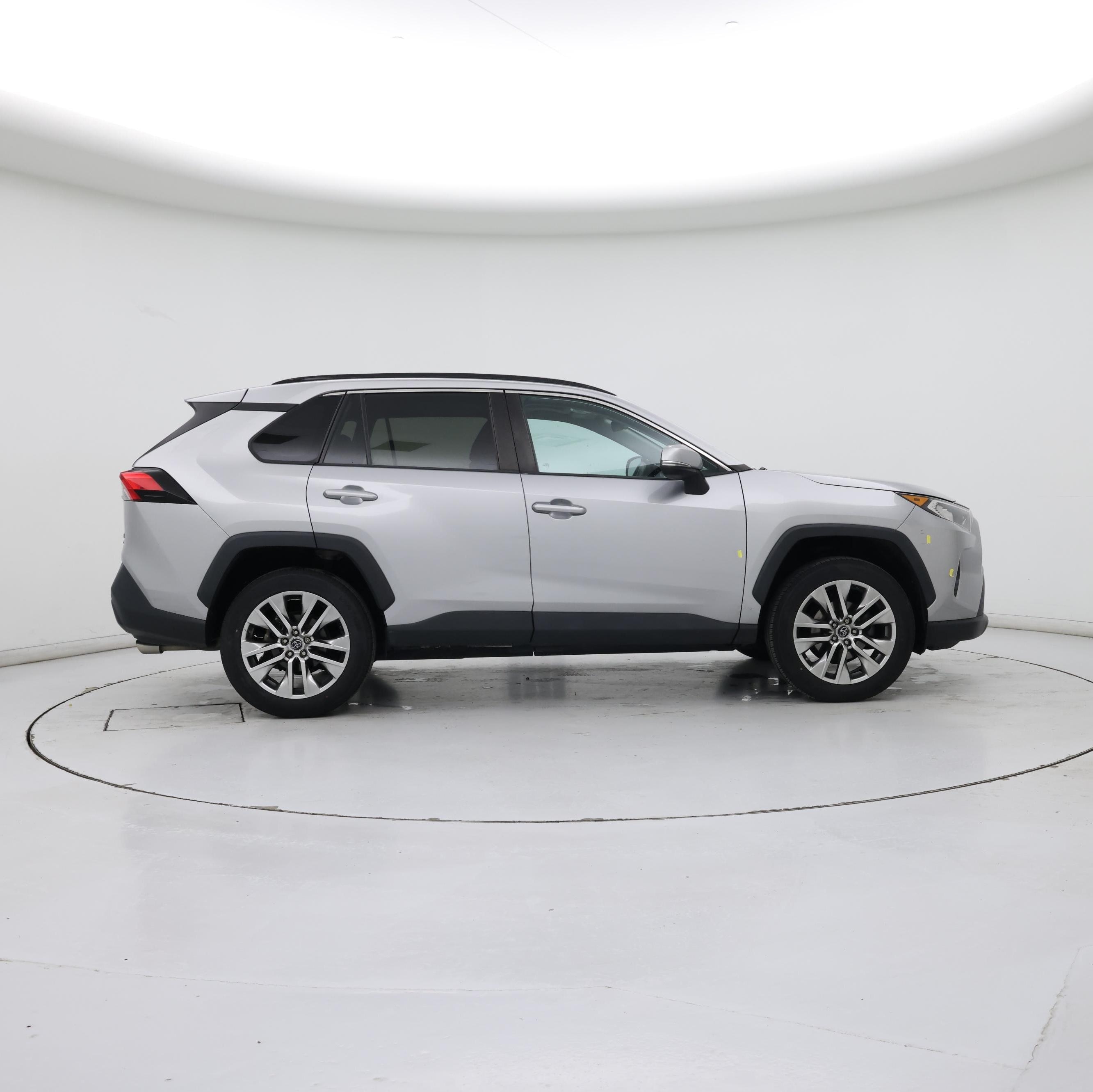 Thumbnail: 2019 Toyota RAV4 - 7