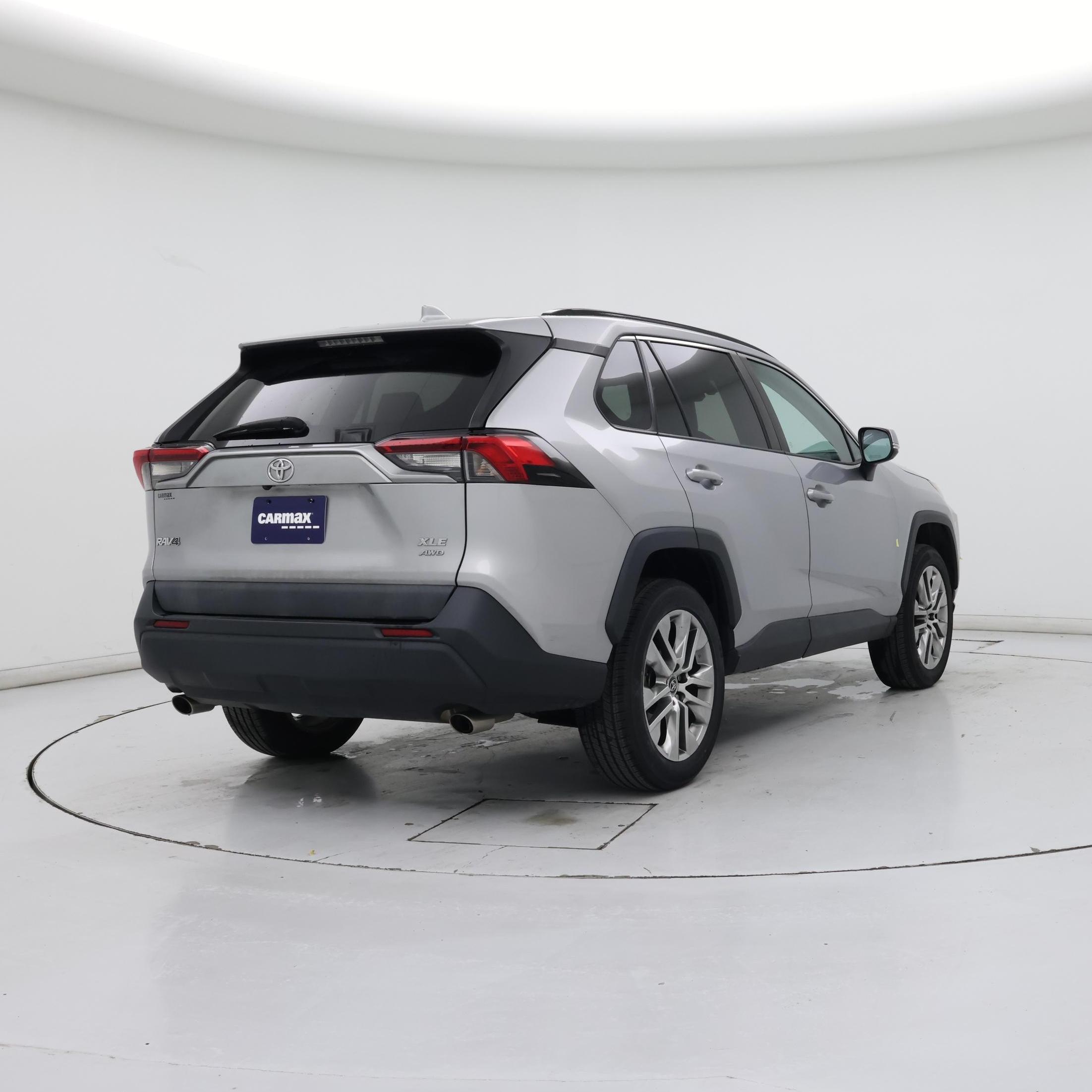 Thumbnail: 2019 Toyota RAV4 - 8