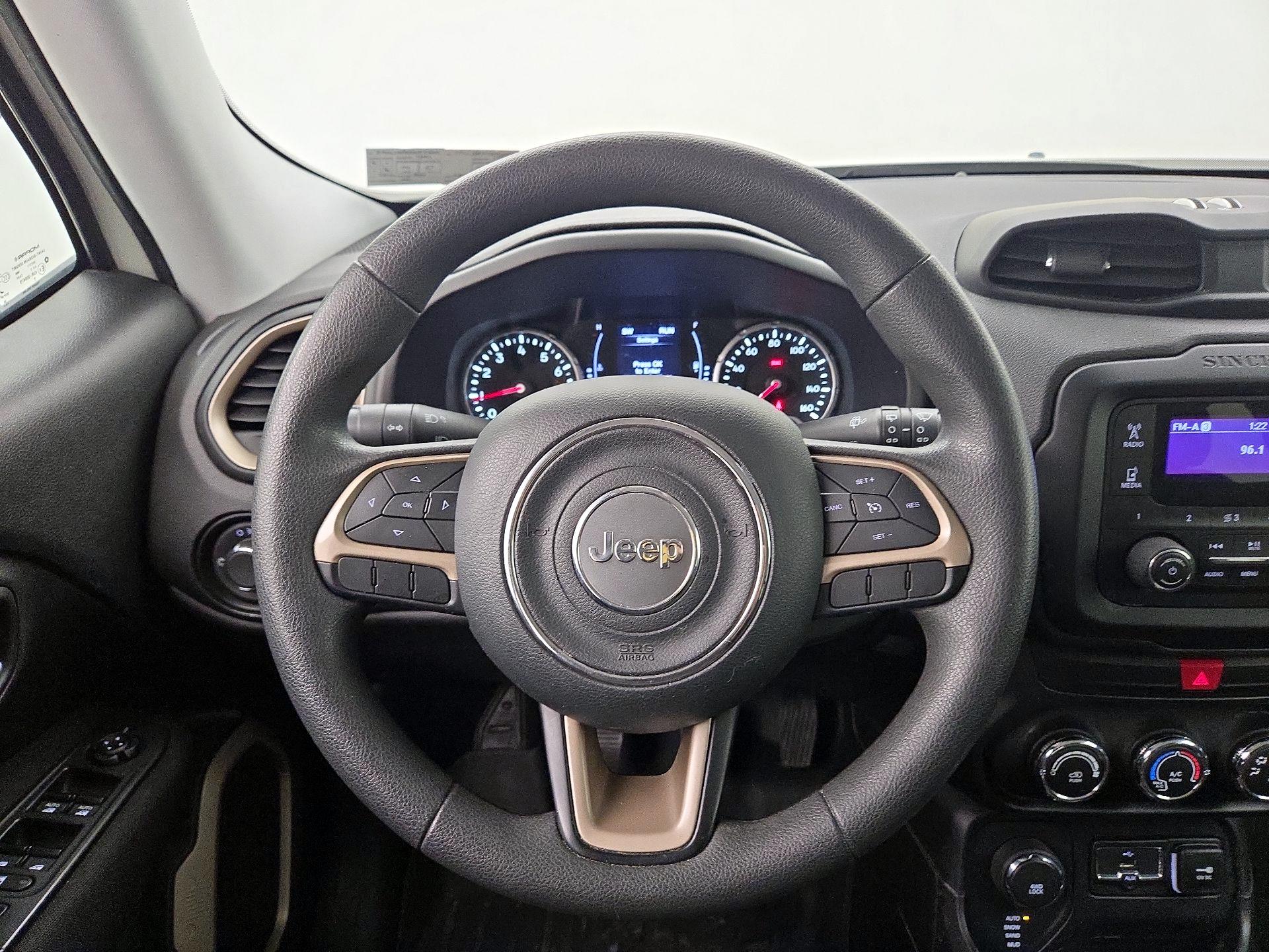 Thumbnail: 2017 Jeep Renegade - 10