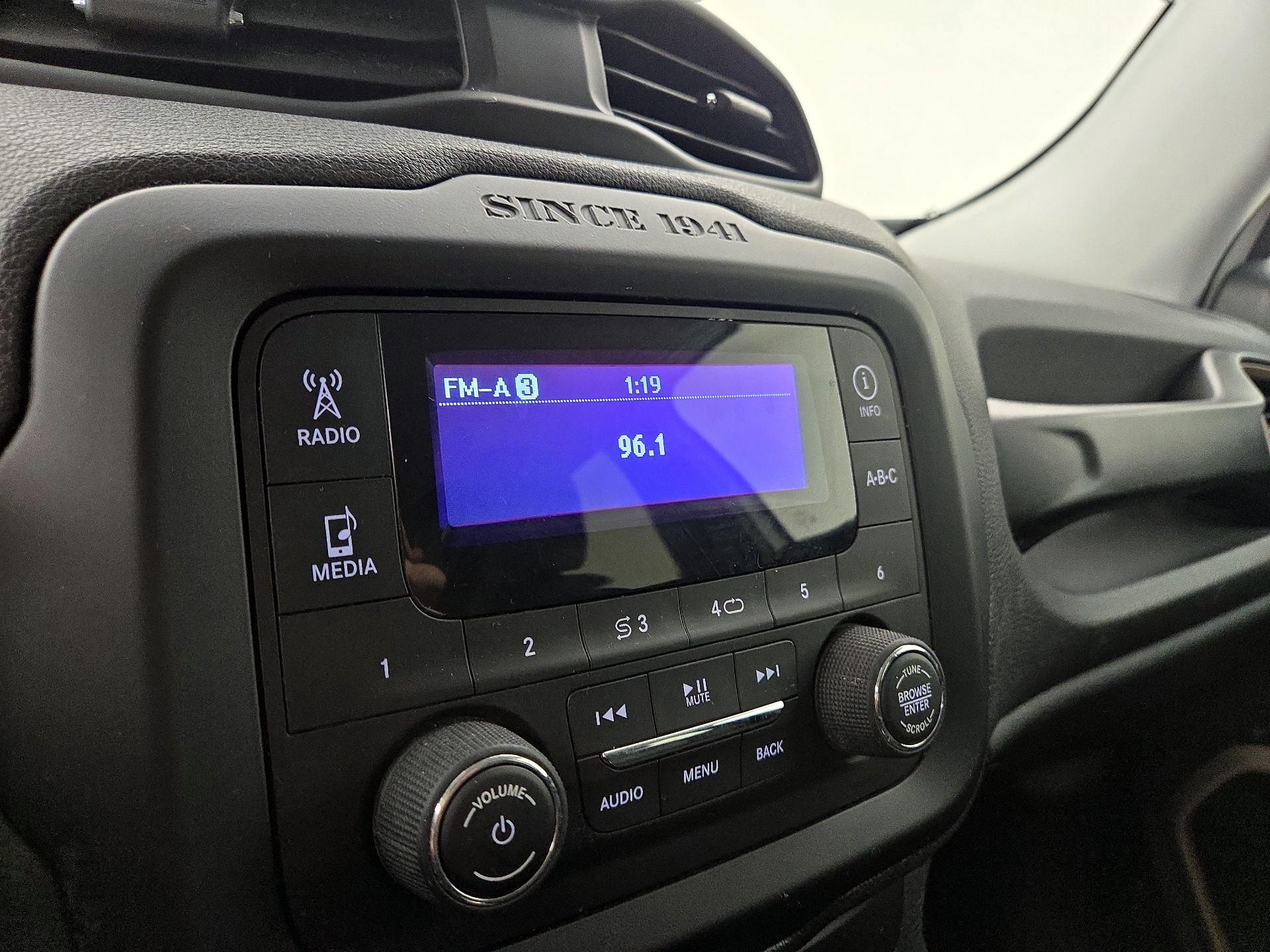 Thumbnail: 2017 Jeep Renegade - 14