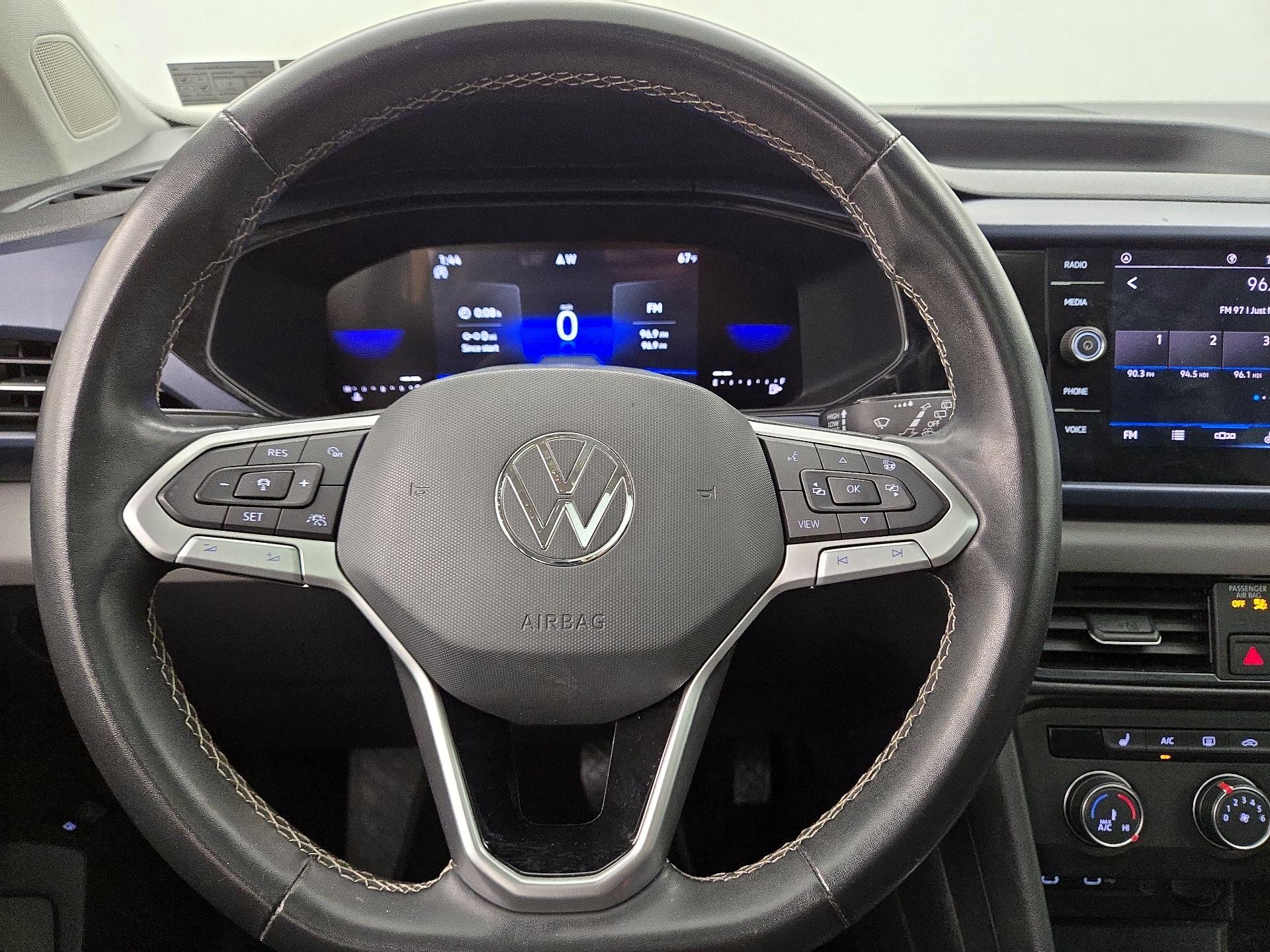 Thumbnail: 2022 Volkswagen Taos - 10