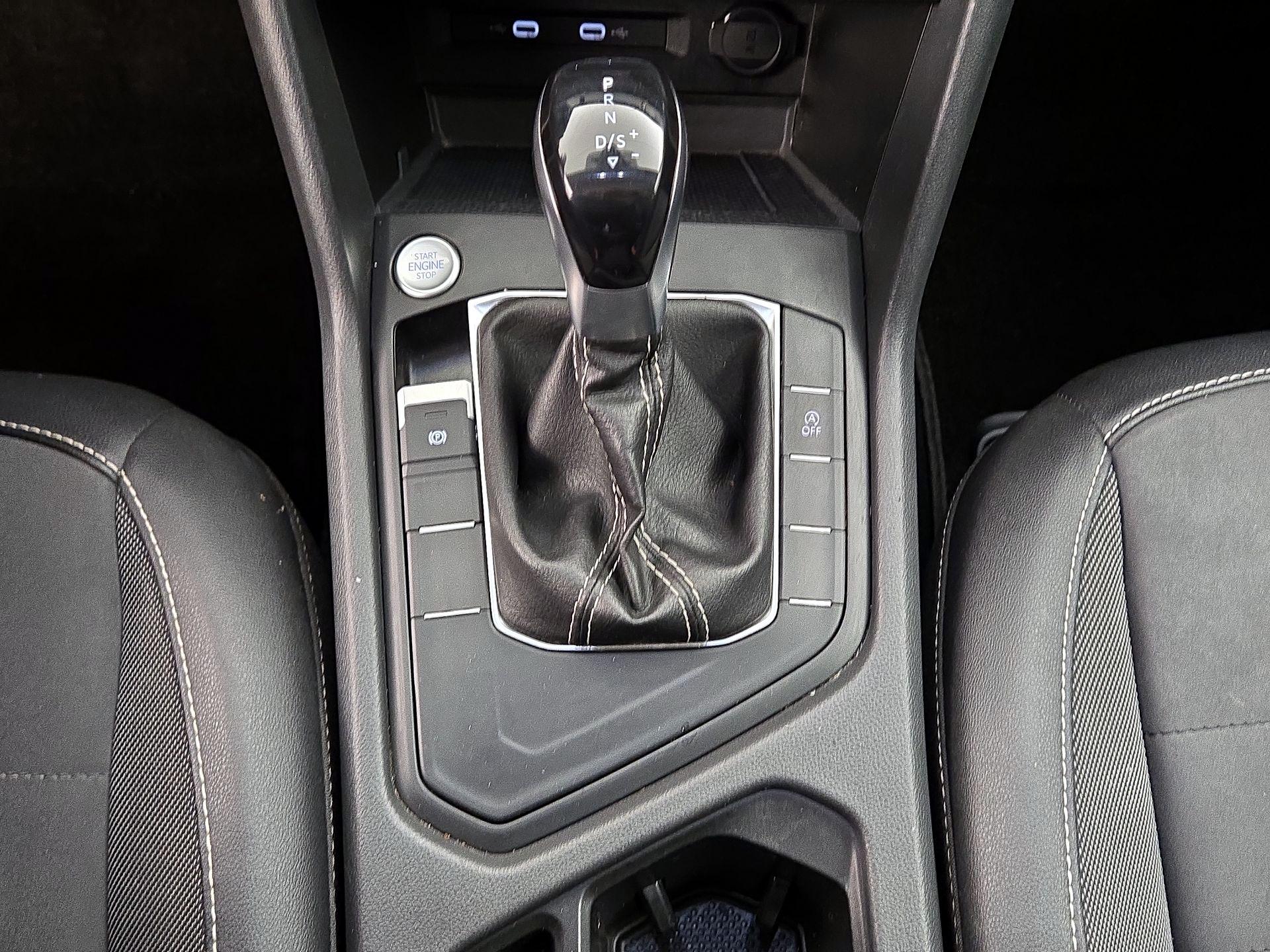 Thumbnail: 2022 Volkswagen Taos - 16